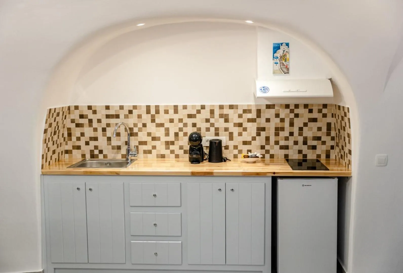 kitchen in Sun Angelos Oia - Luxury Cave Suites