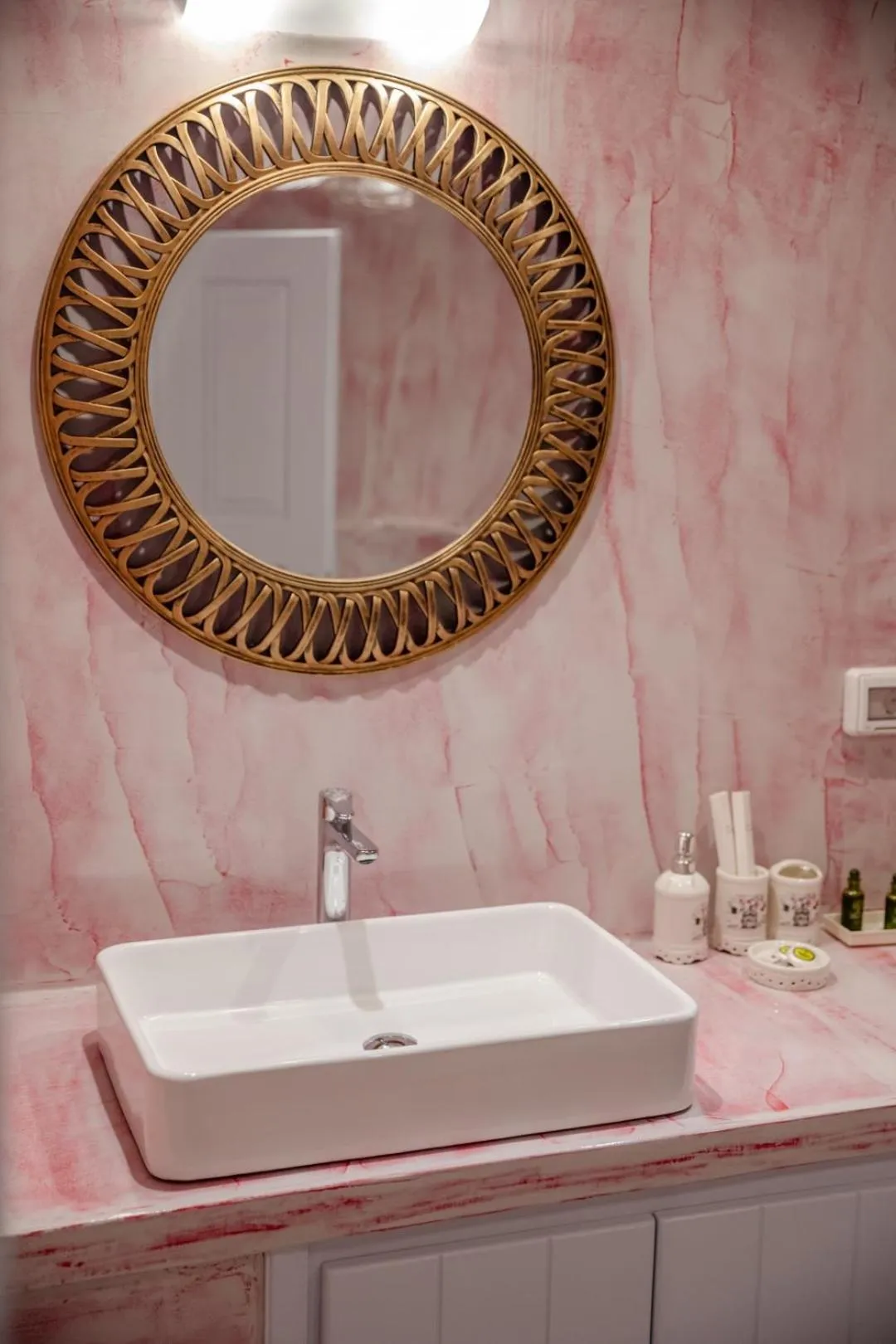 Bathroom in Sun Angelos Oia - Luxury Cave Suites