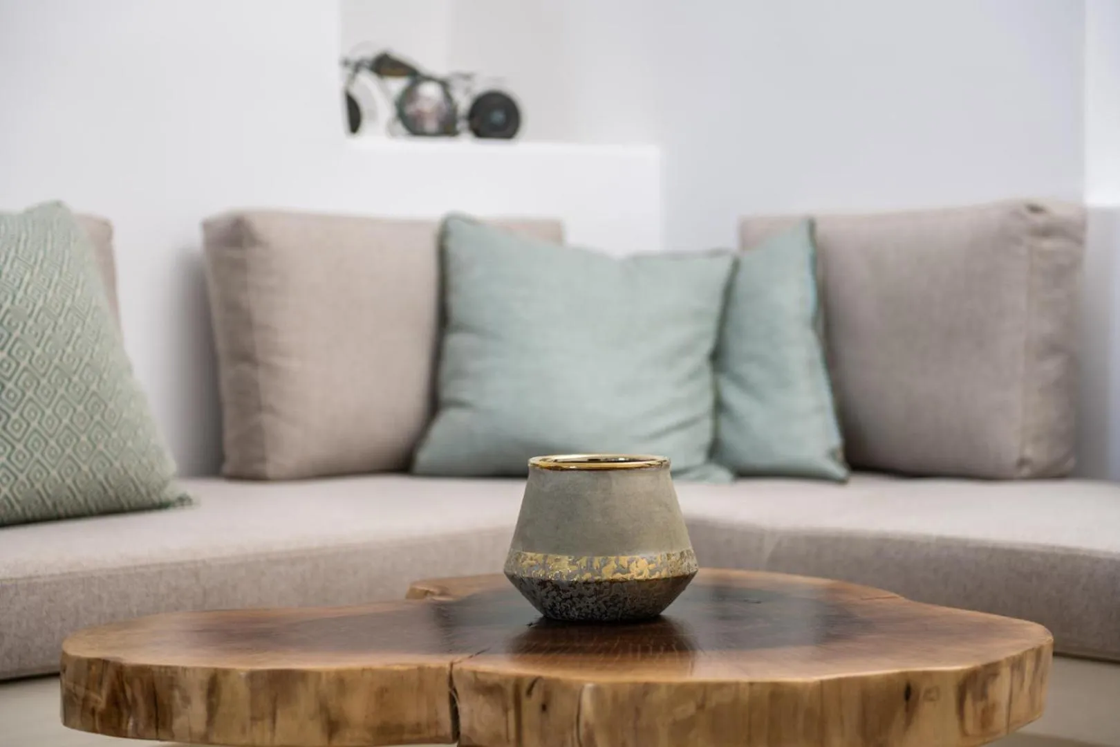 Living room in Sun Angelos Oia - Luxury Cave Suites