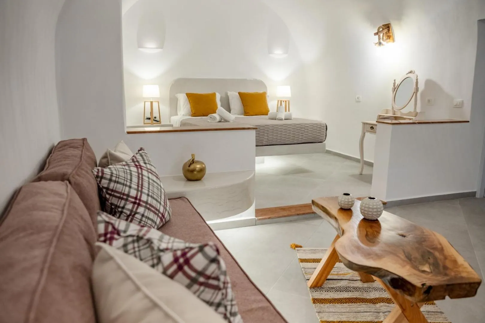 Photo of the whole room, Bed in Sun Angelos Oia - Luxury Cave Suites