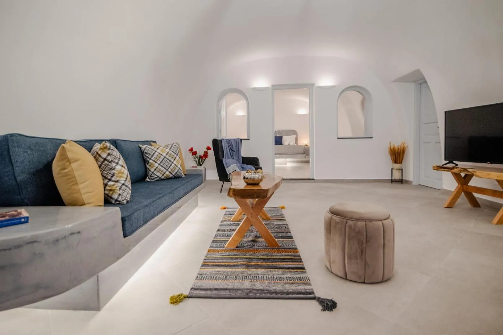 Living room in Sun Angelos Oia - Luxury Cave Suites