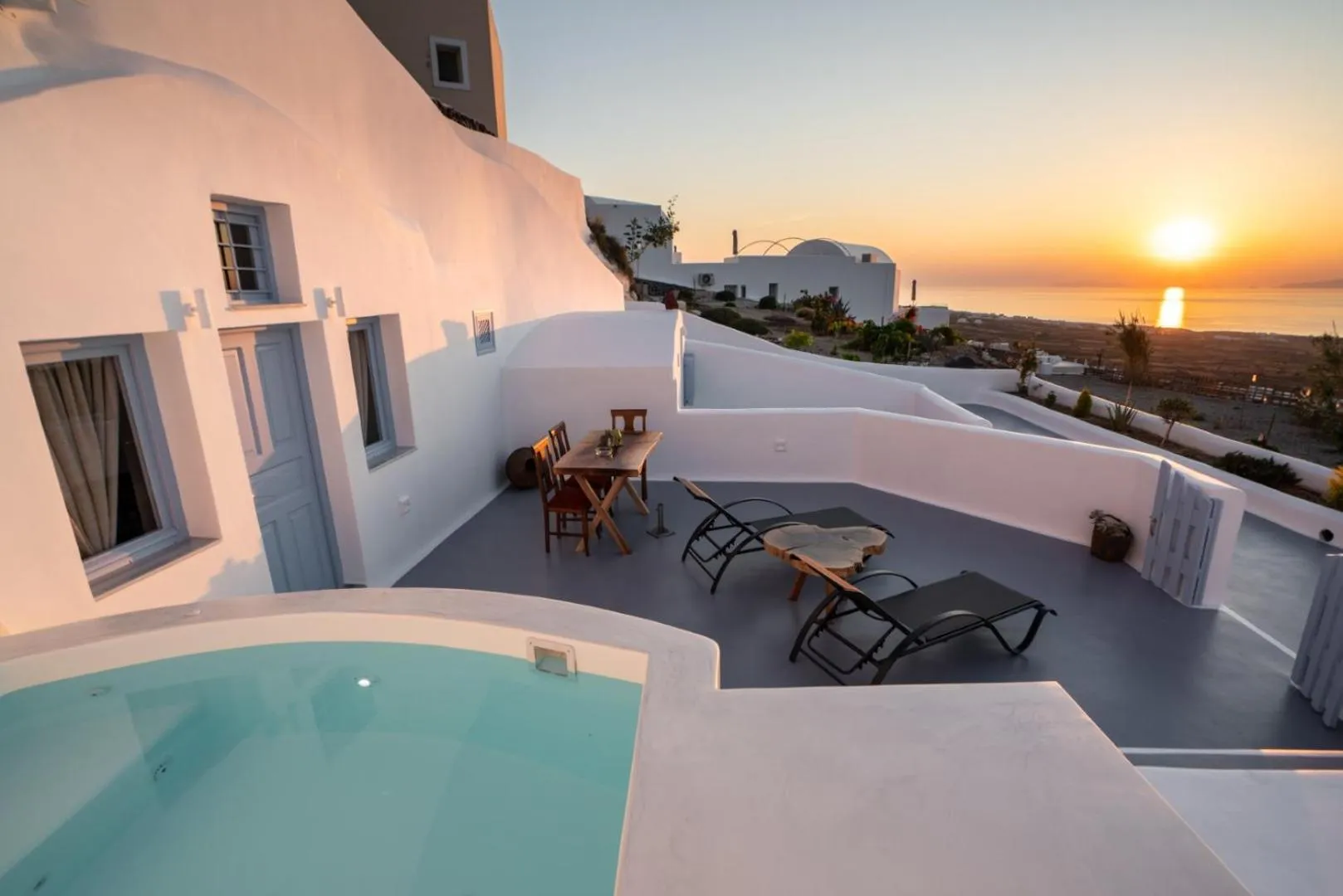 Balcony/Terrace in Sun Angelos Oia - Luxury Cave Suites