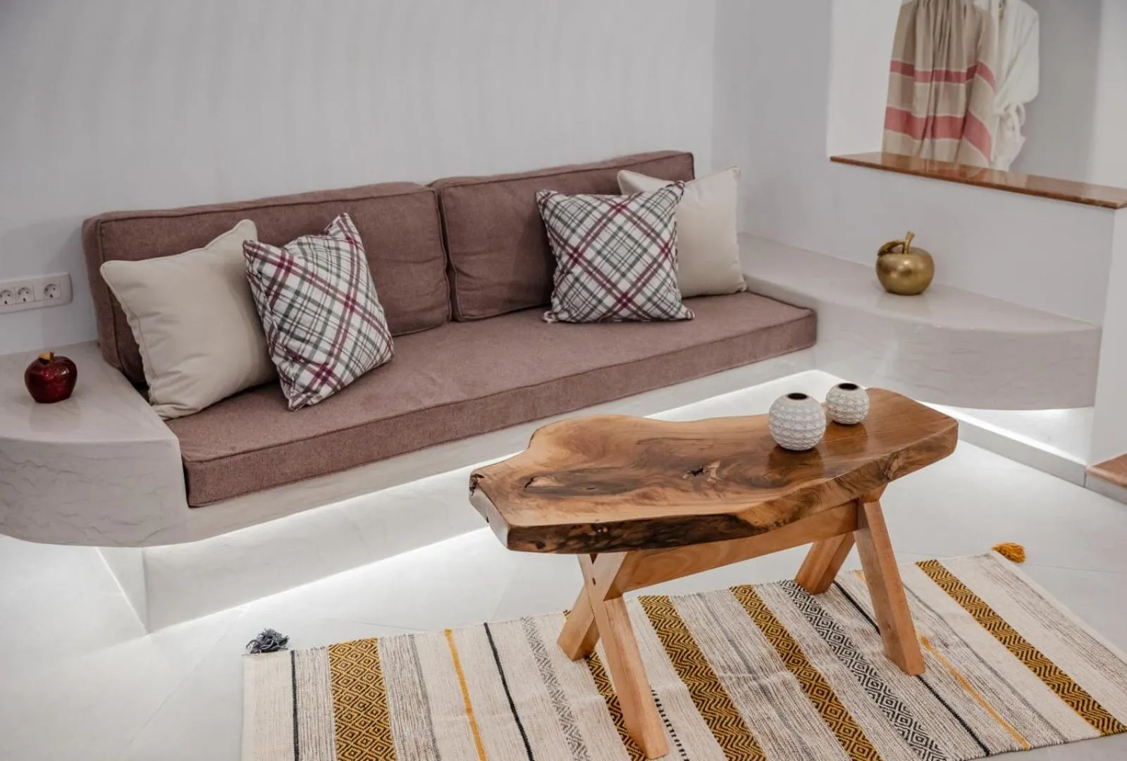 Living room in Sun Angelos Oia - Luxury Cave Suites