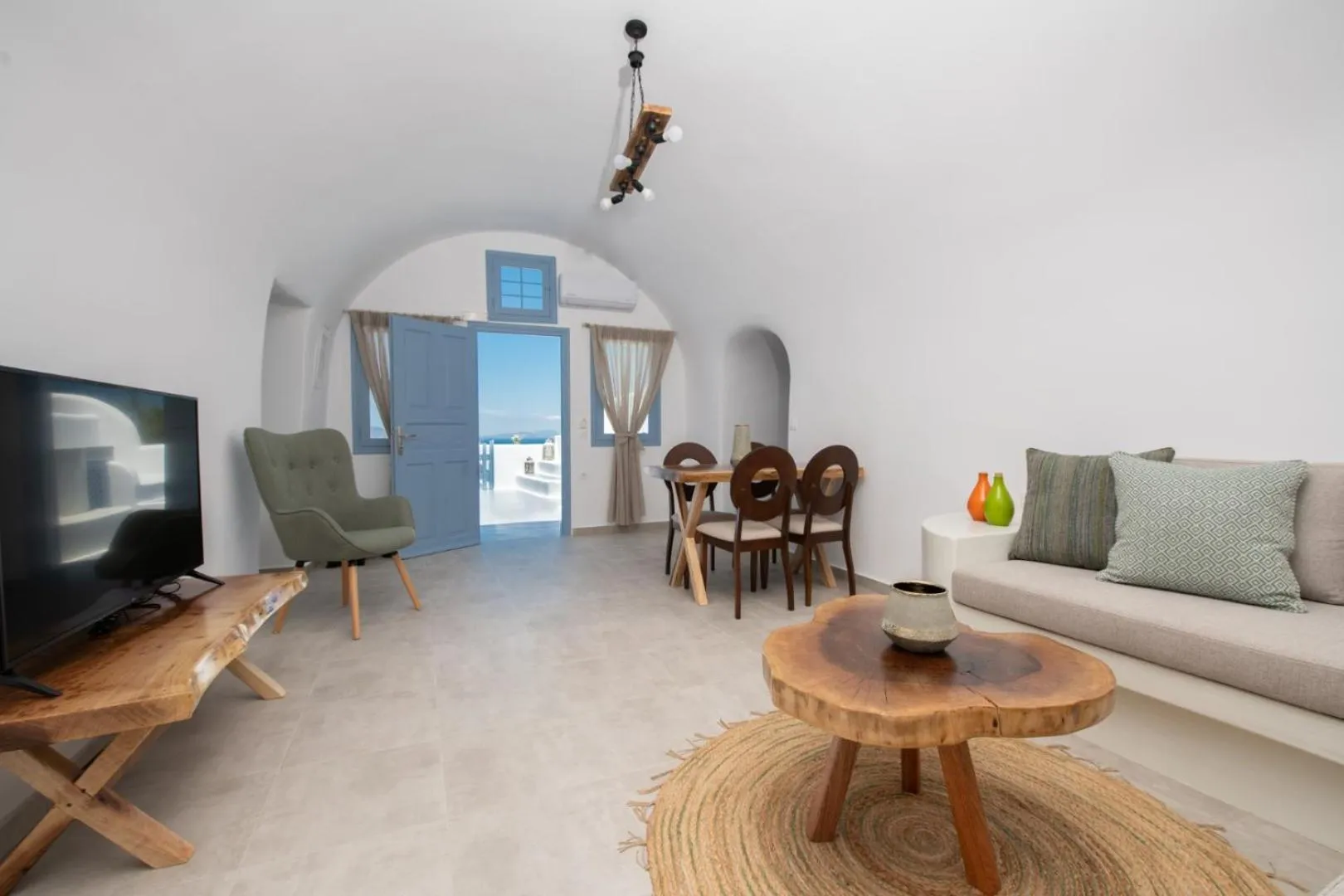 Living room in Sun Angelos Oia - Luxury Cave Suites