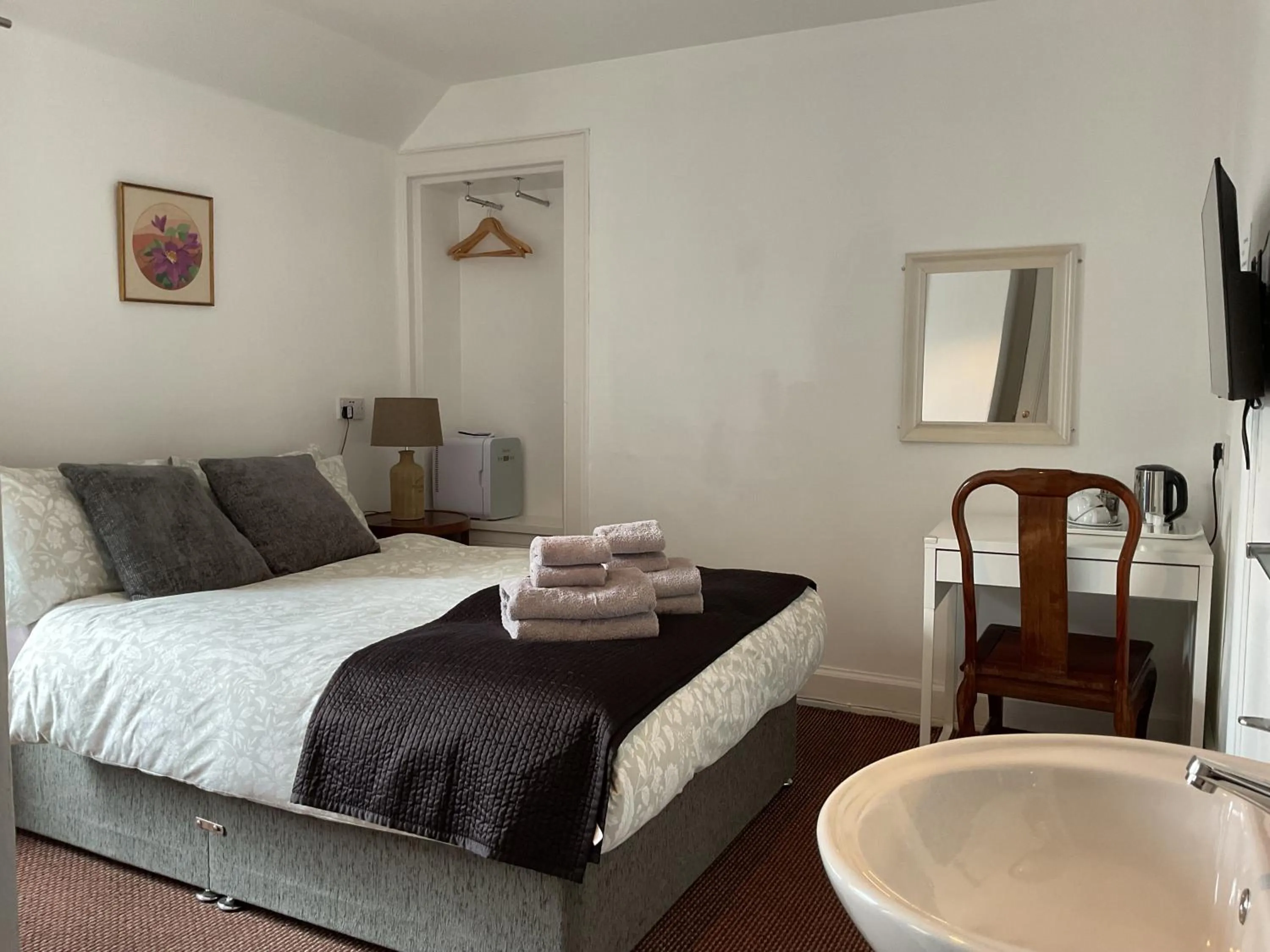 Bed in Richmond House Hotel