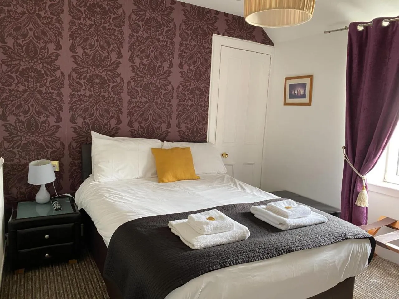 Bedroom, Bed in Richmond House Hotel