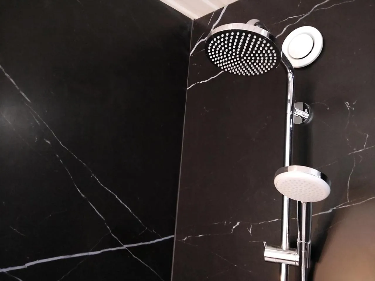 Shower in Mimis House