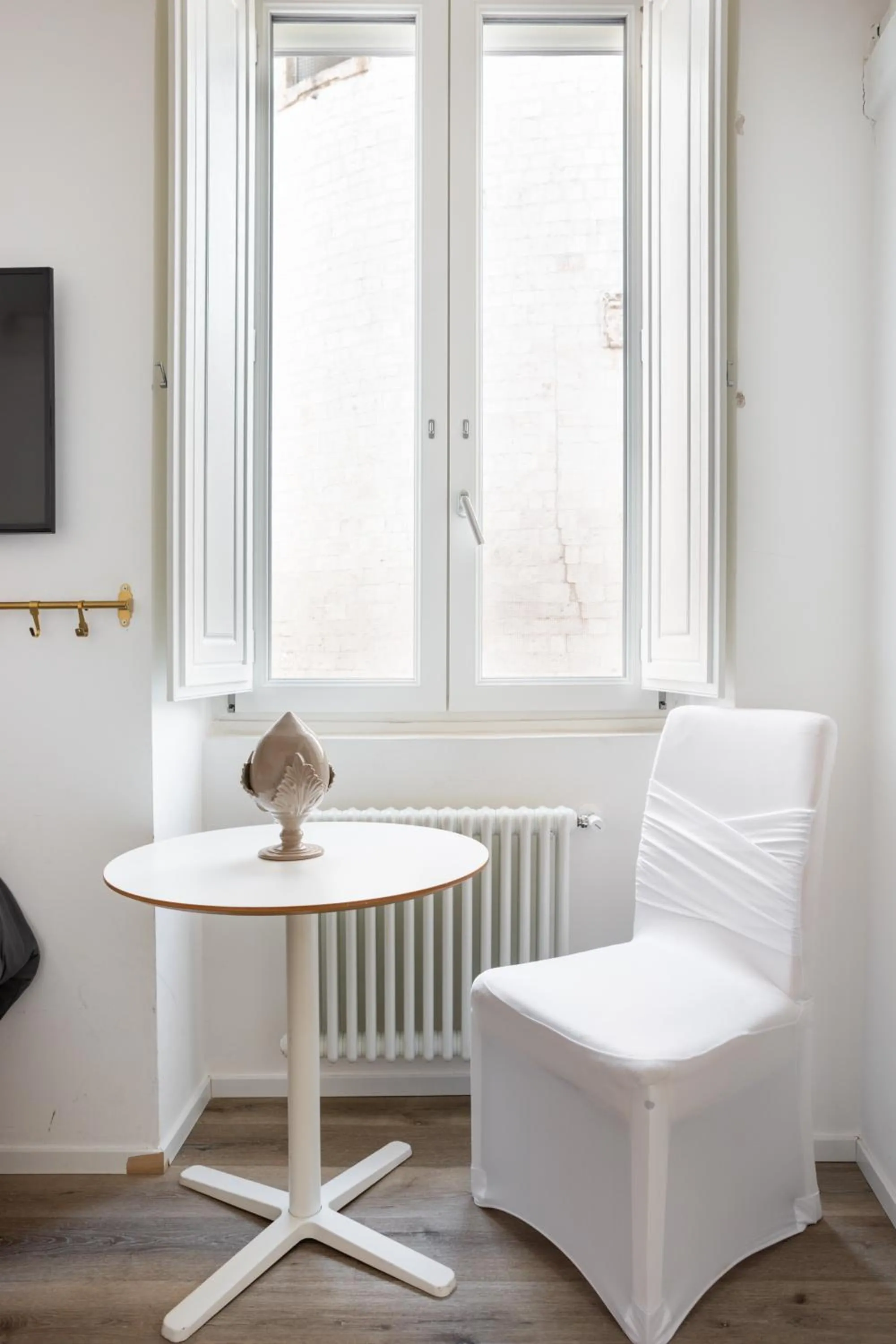 Bedroom in Bari LandLord 8 - Una Finestra sulla Cattedrale
