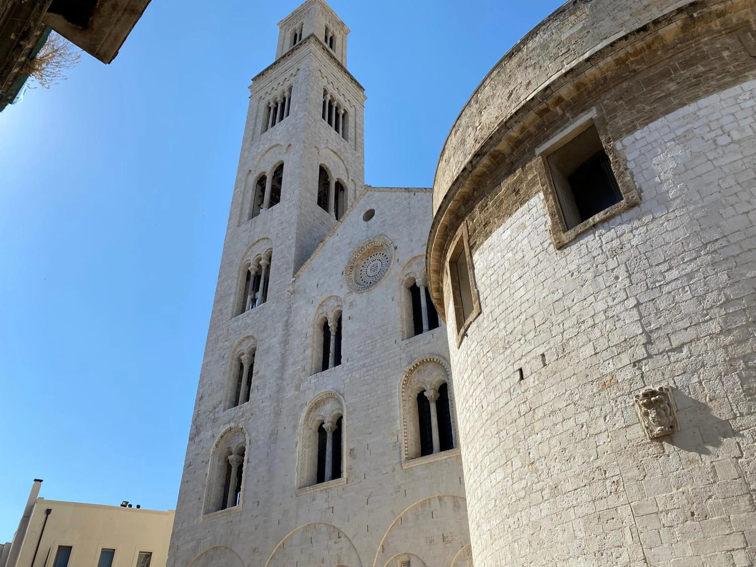 Nearby landmark in Bari LandLord 8 - Una Finestra sulla Cattedrale