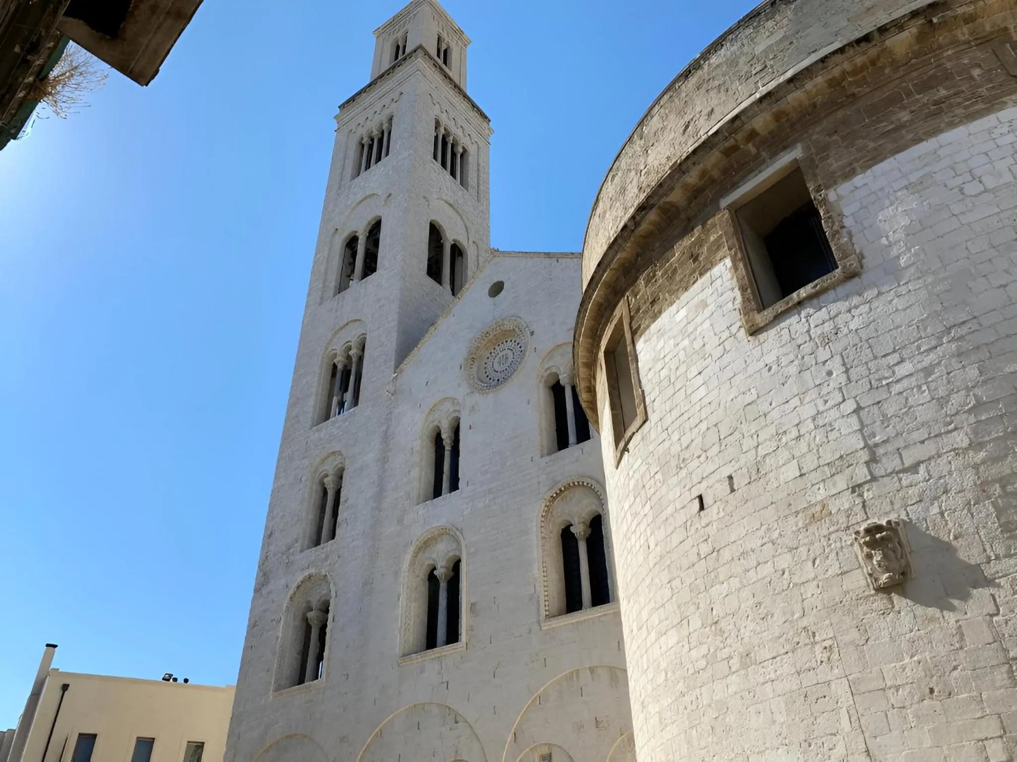 Nearby landmark in Bari LandLord 8 - Una Finestra sulla Cattedrale