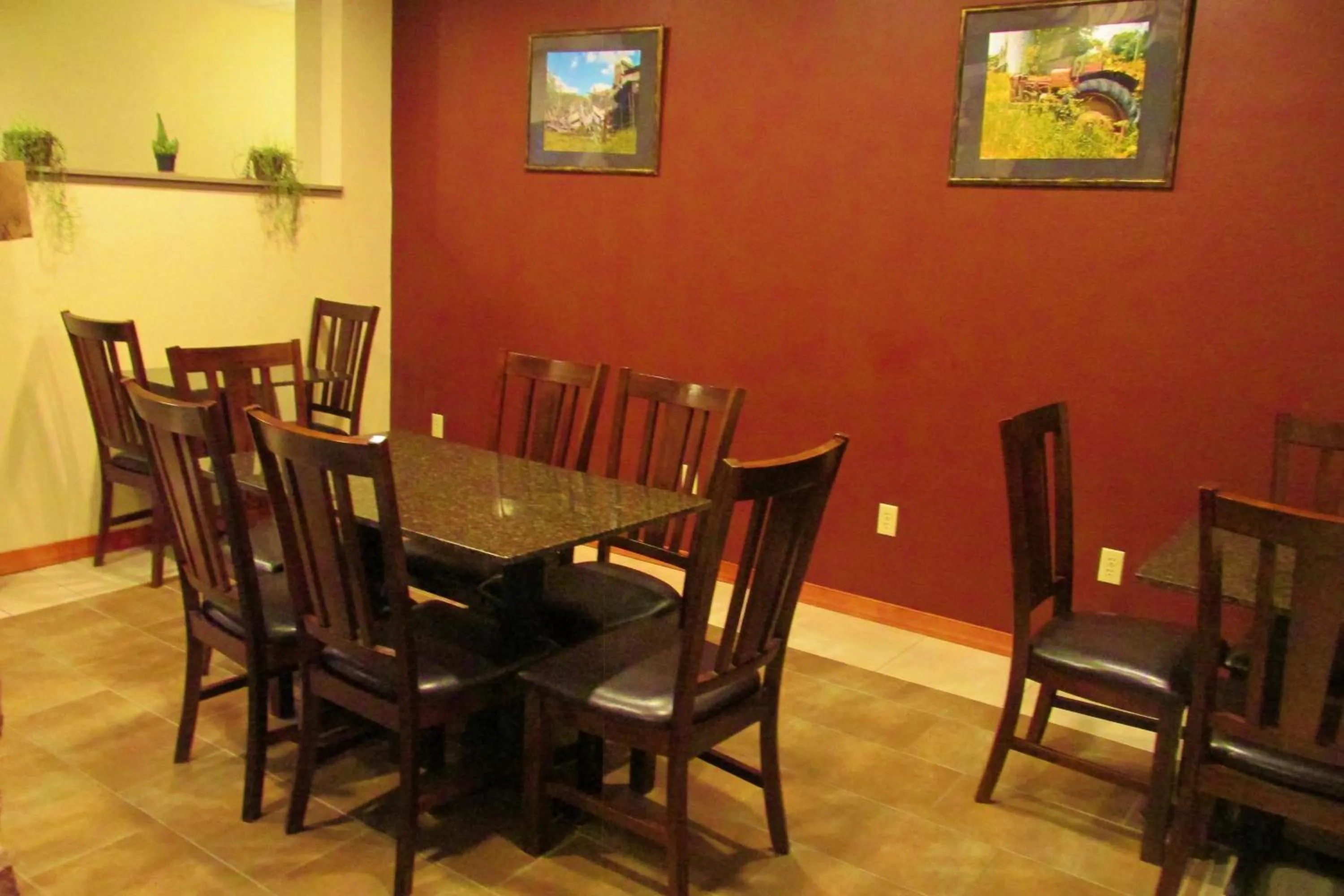 Restaurant/places to eat in Crystal Springs Inn and Suites