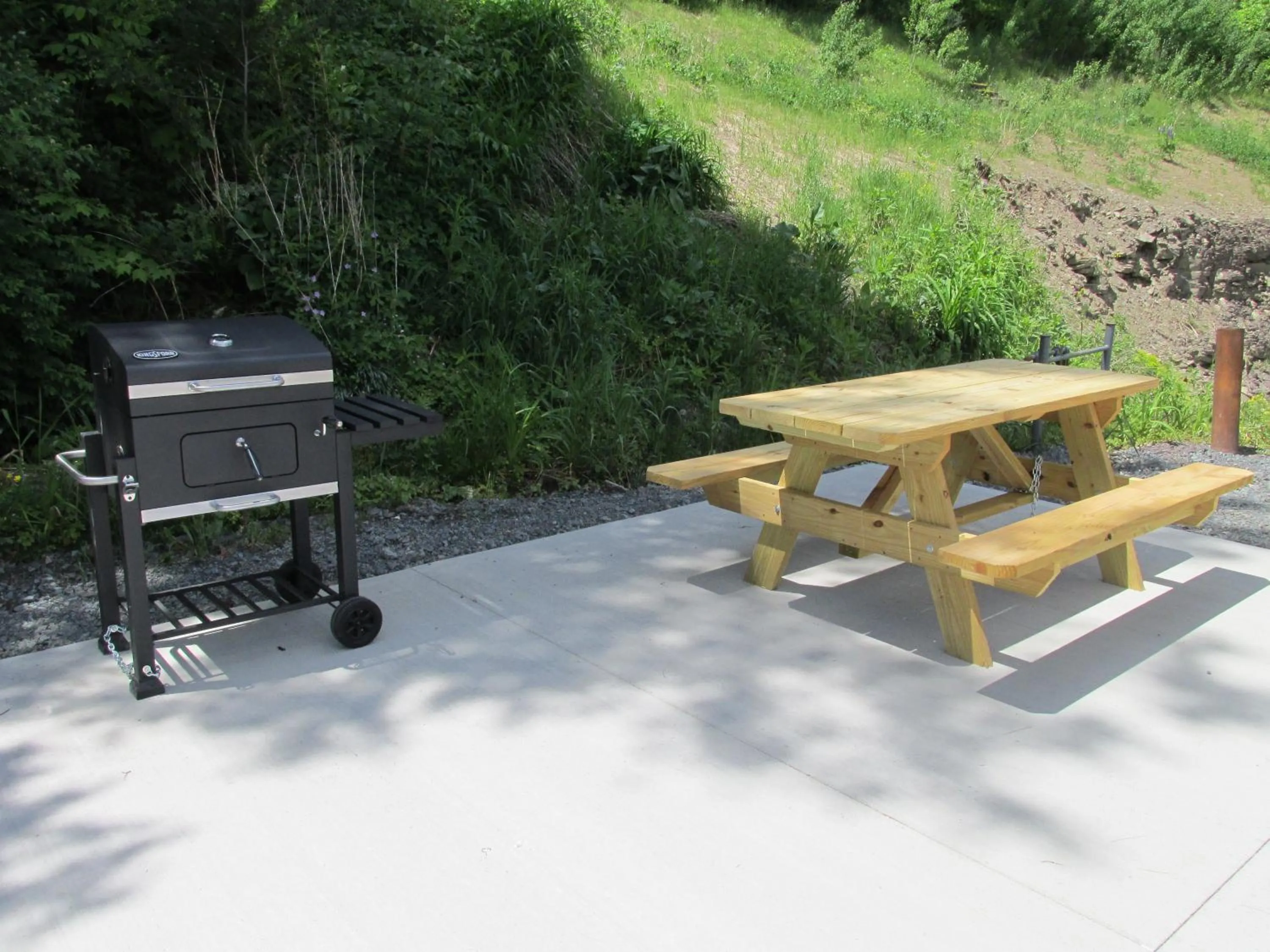BBQ facilities in Crystal Springs Inn and Suites