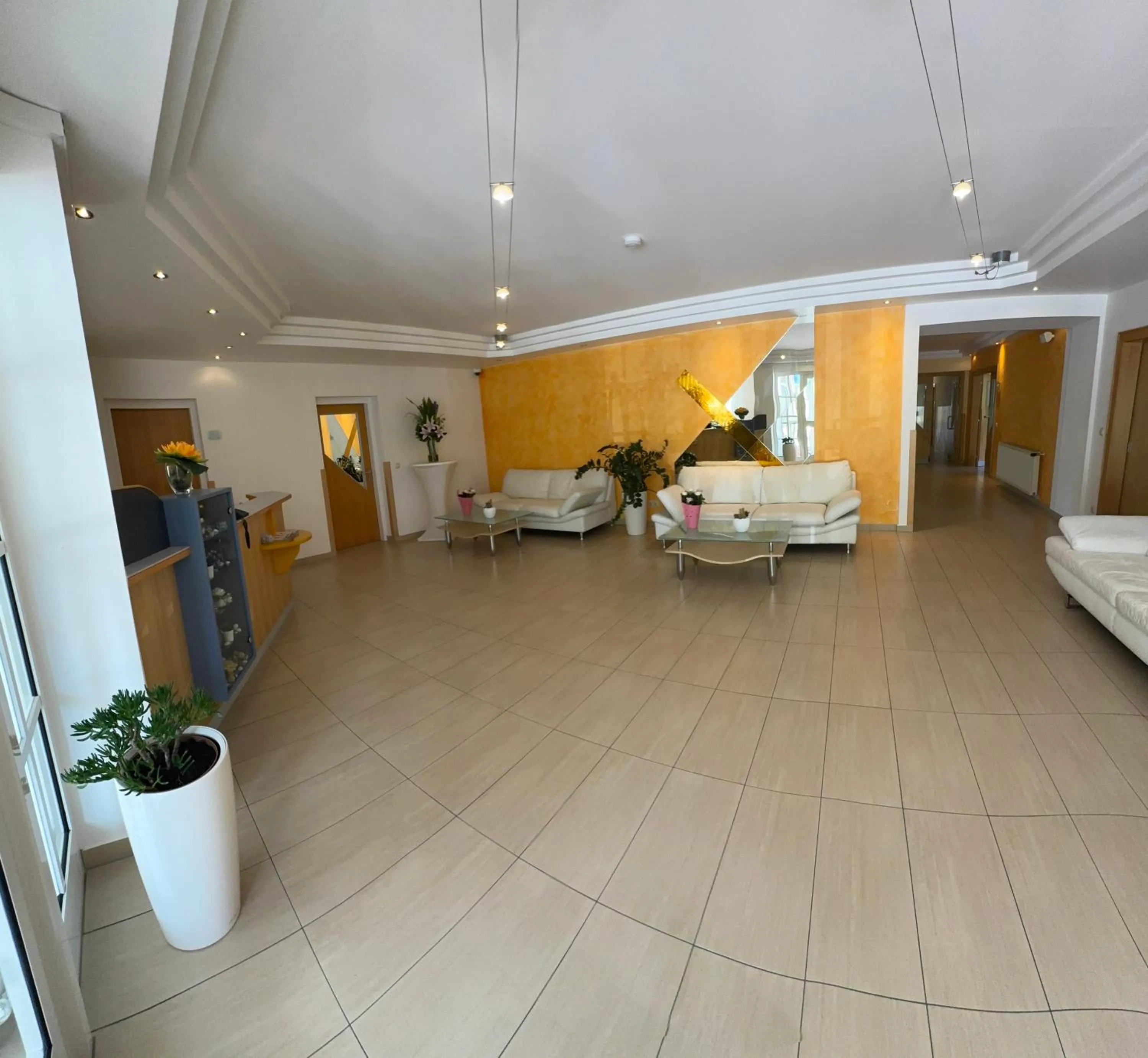 Lobby or reception, Bed in Strandhotel Faak