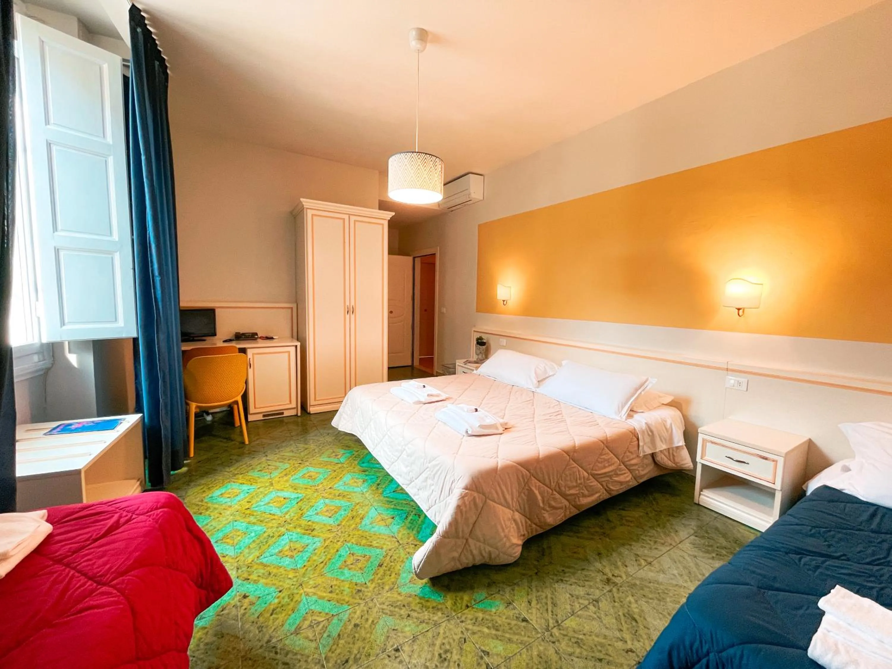 Family, Bed in Ostello Bello Firenze