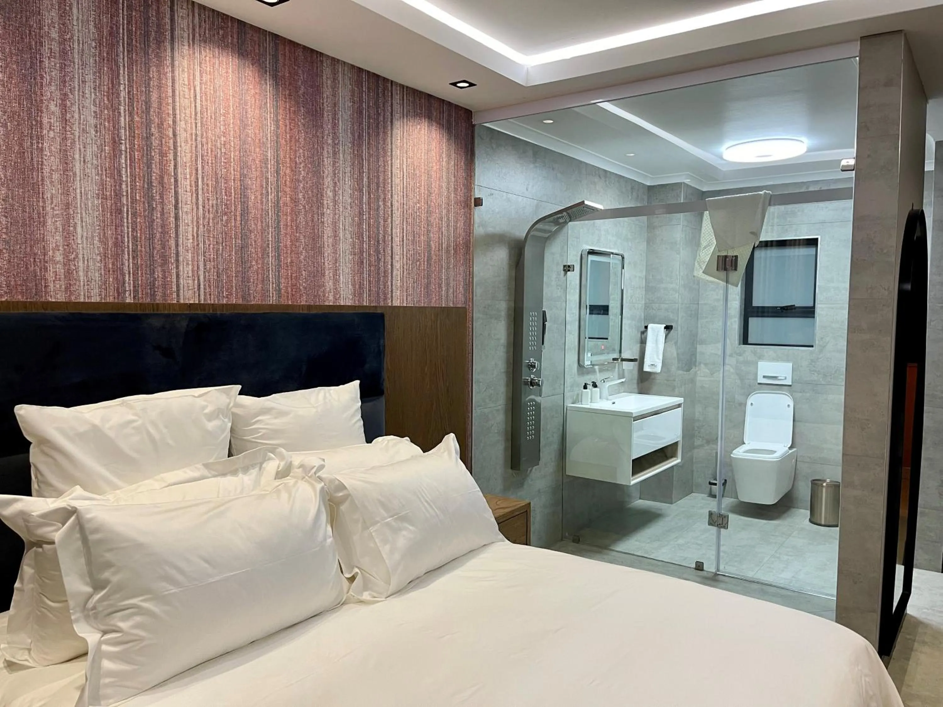 Shower, Bed in Nare Boutique Hotel