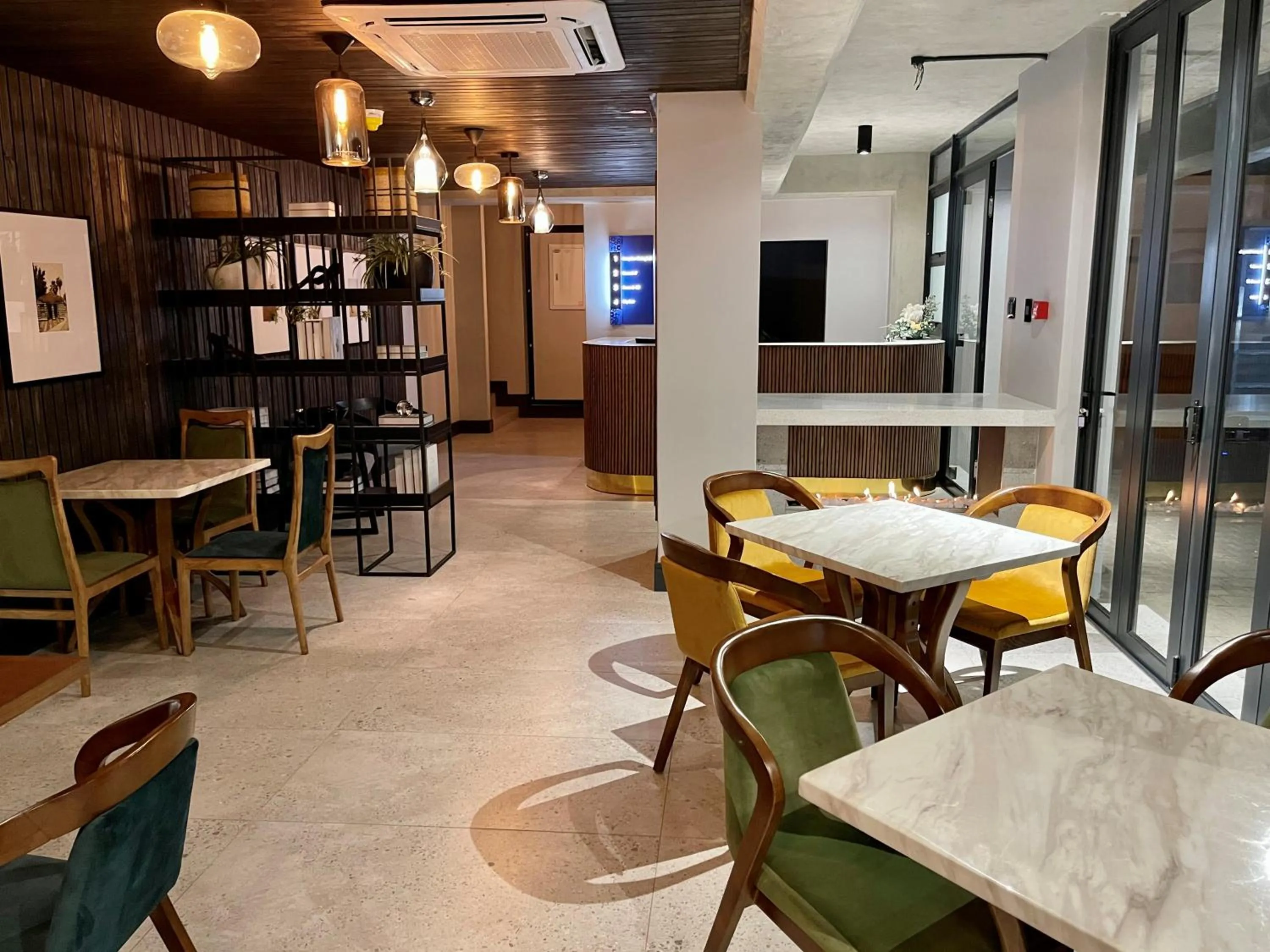 Restaurant/places to eat in Nare Boutique Hotel