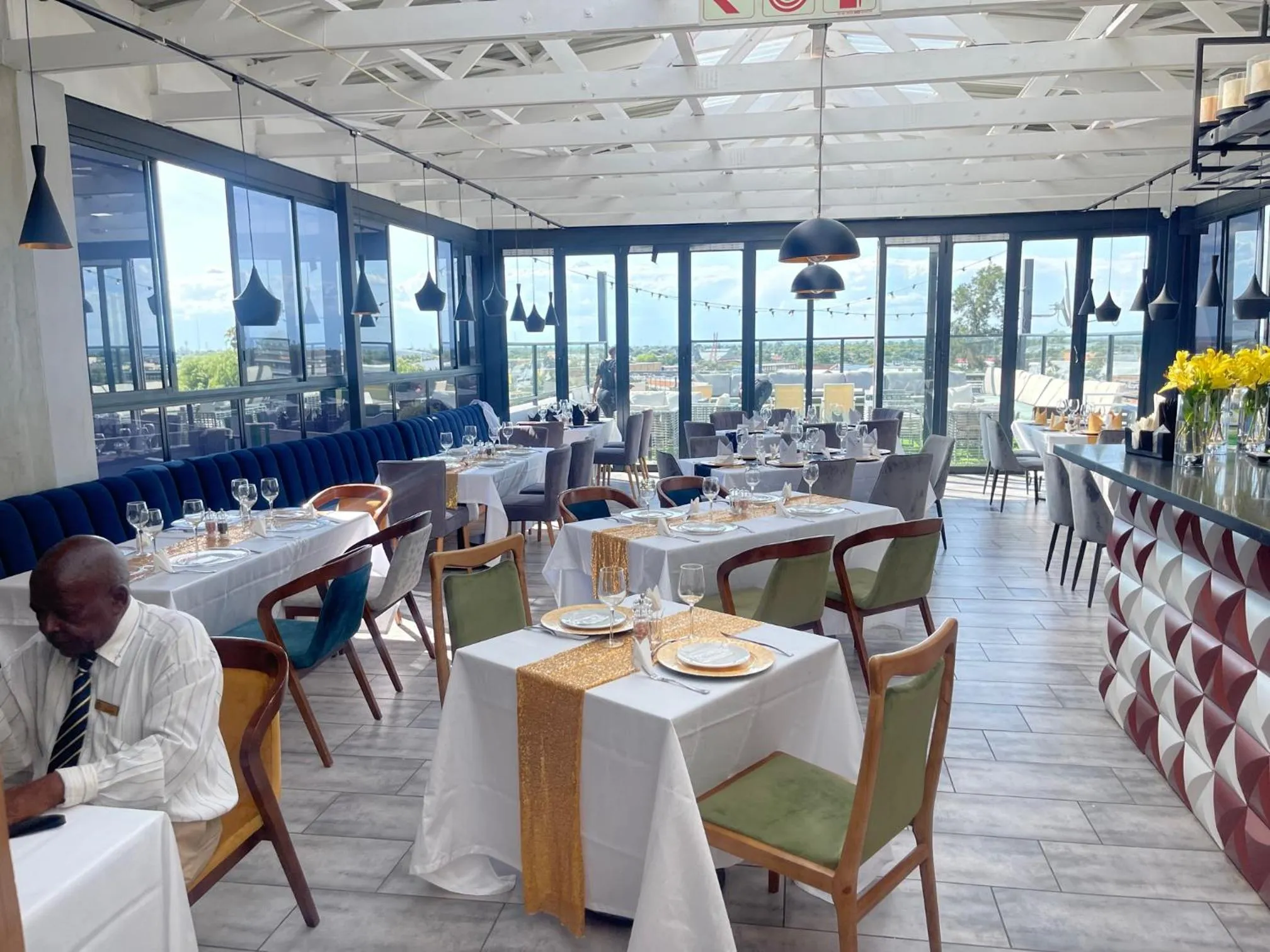 Restaurant/places to eat in Nare Boutique Hotel