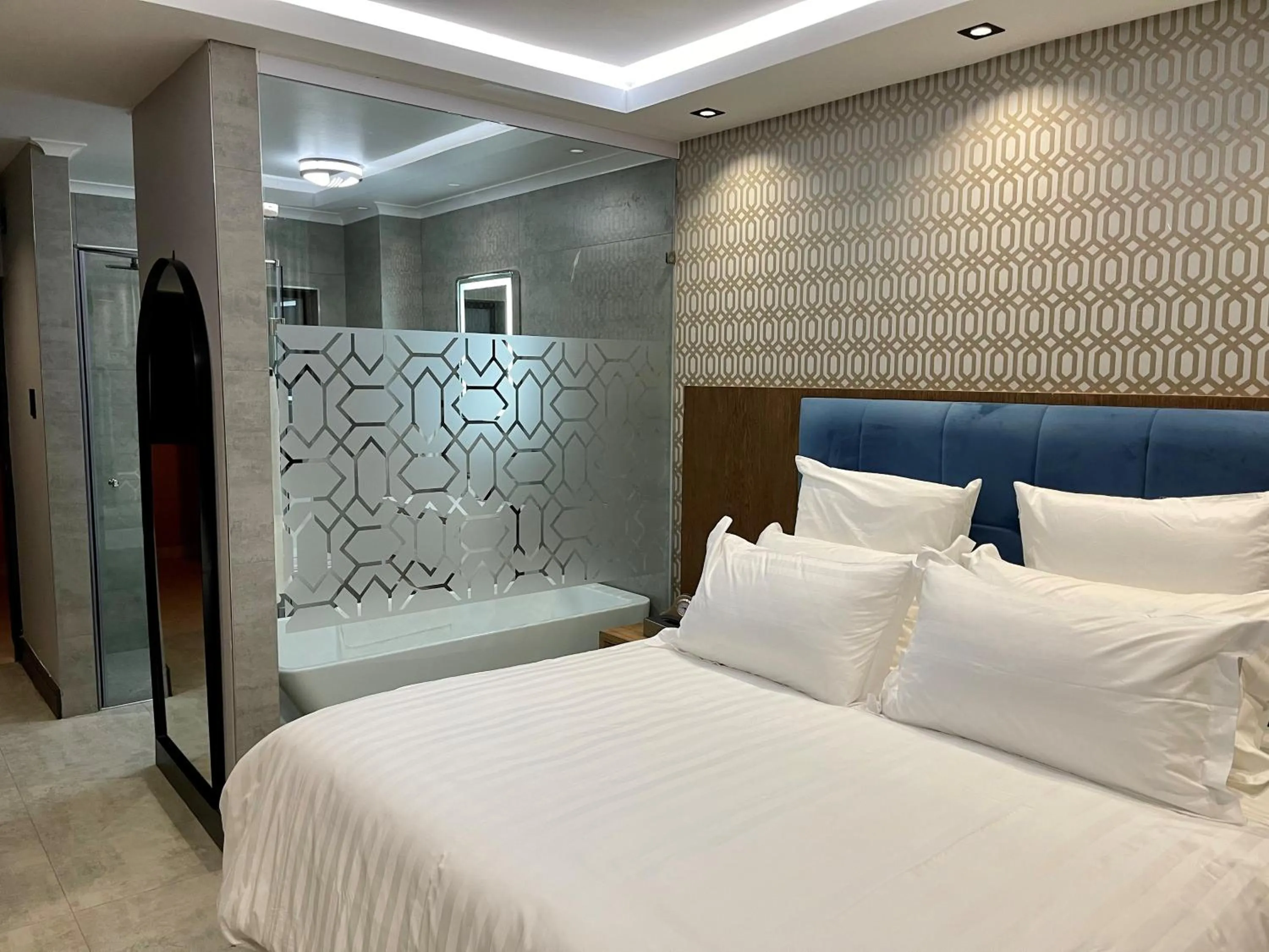 Photo of the whole room, Bed in Nare Boutique Hotel