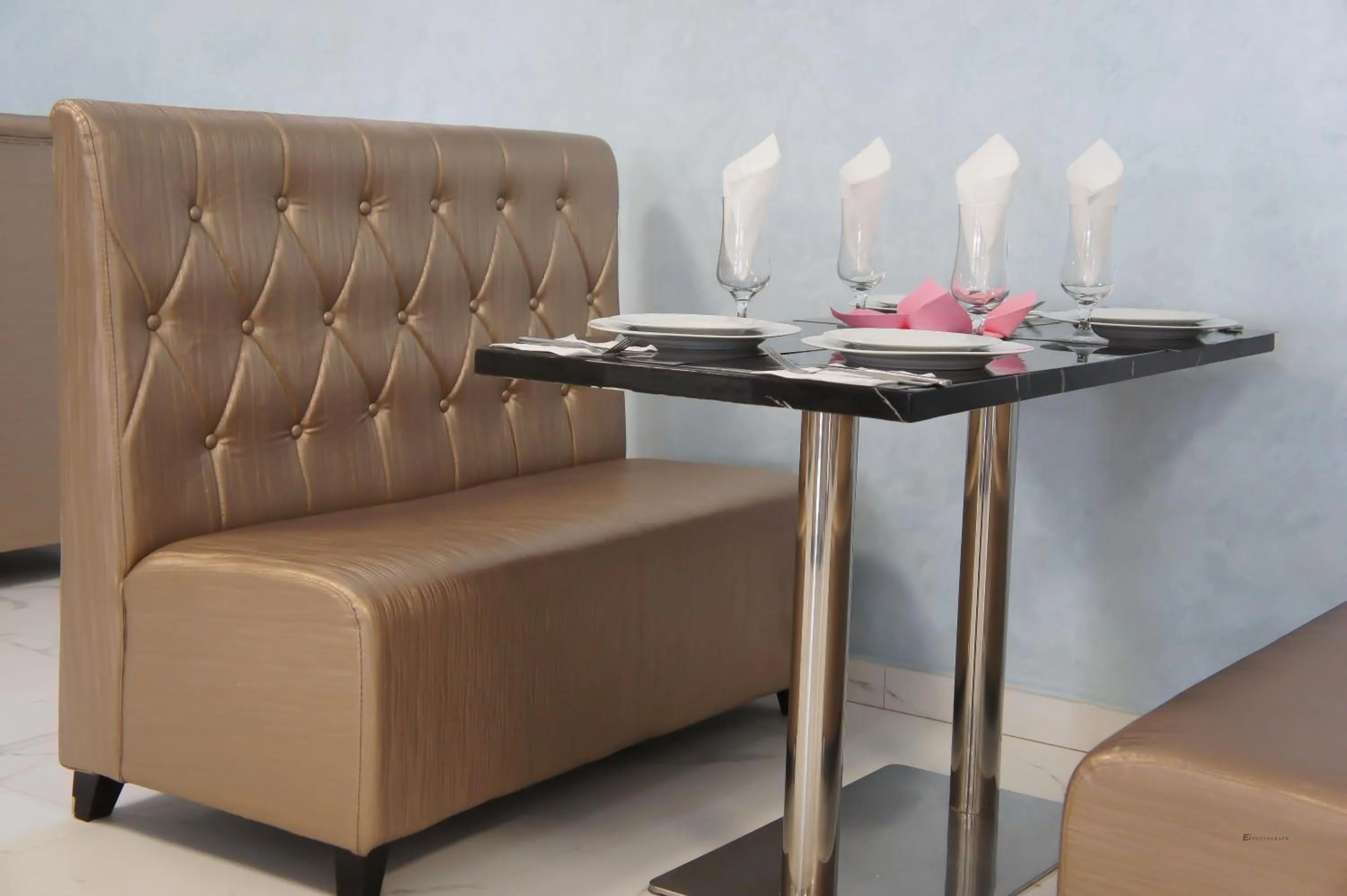 Restaurant/places to eat in Valencia Hôtel & Appartements