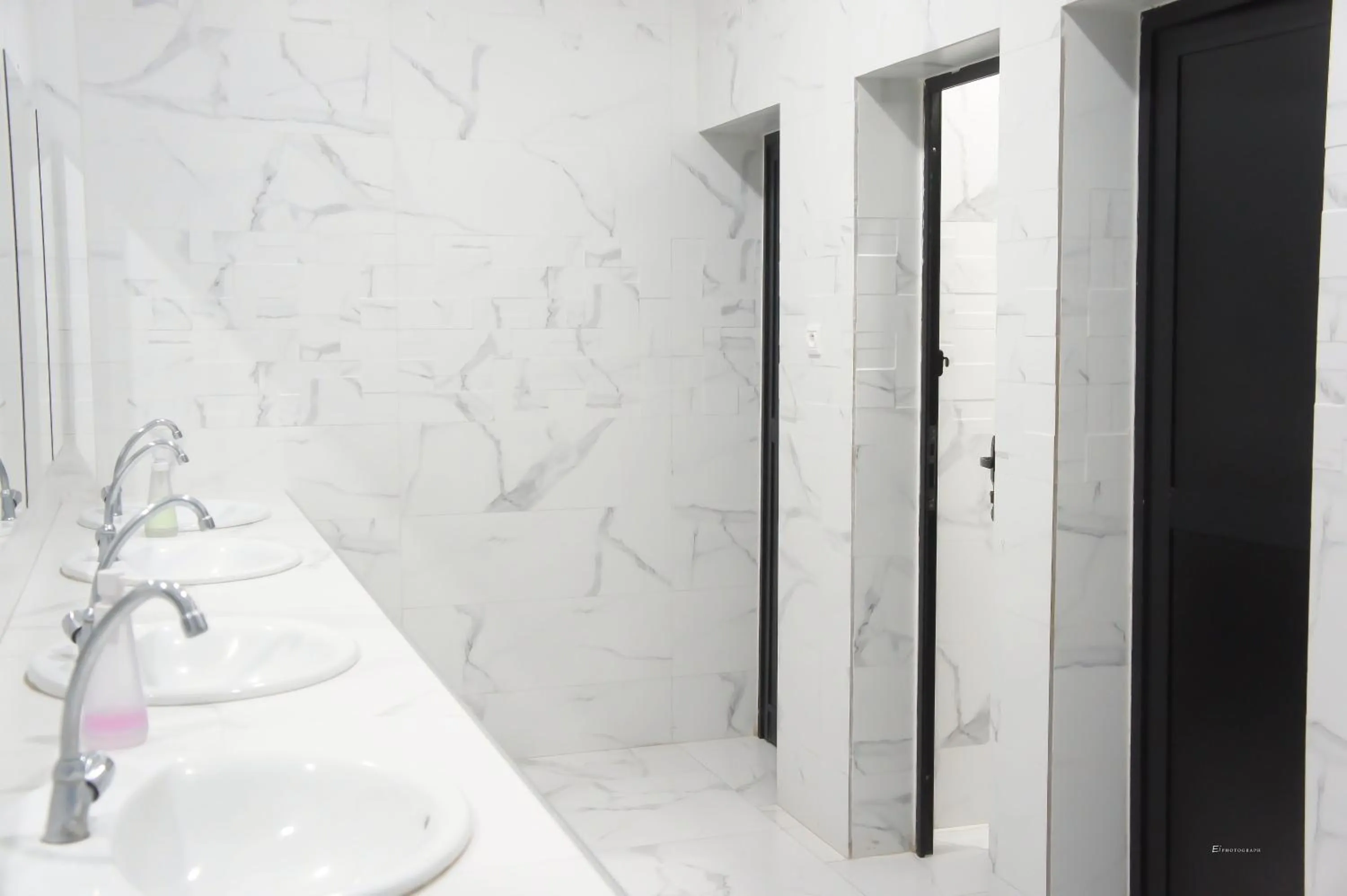 Bathroom in Valencia Hôtel & Appartements