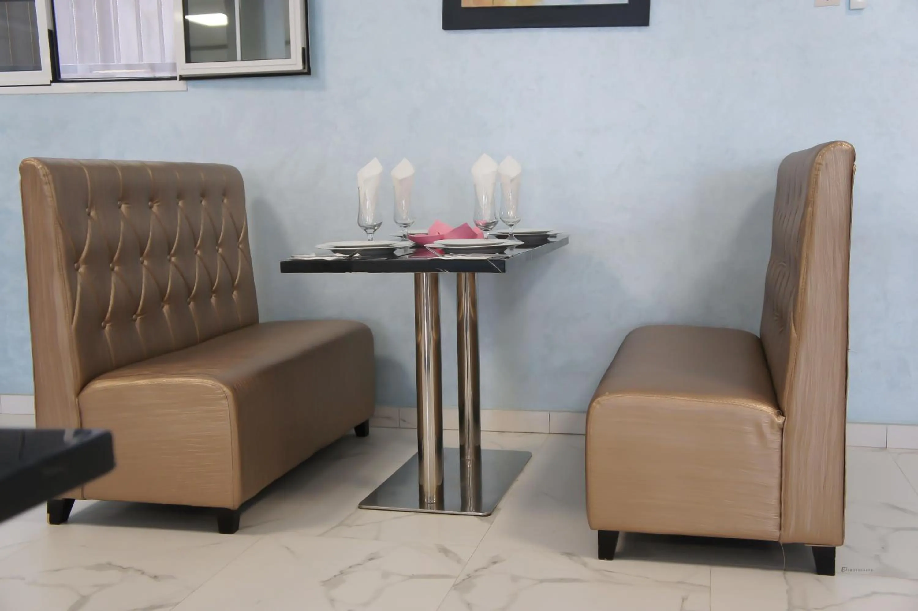 Restaurant/places to eat in Valencia Hôtel & Appartements