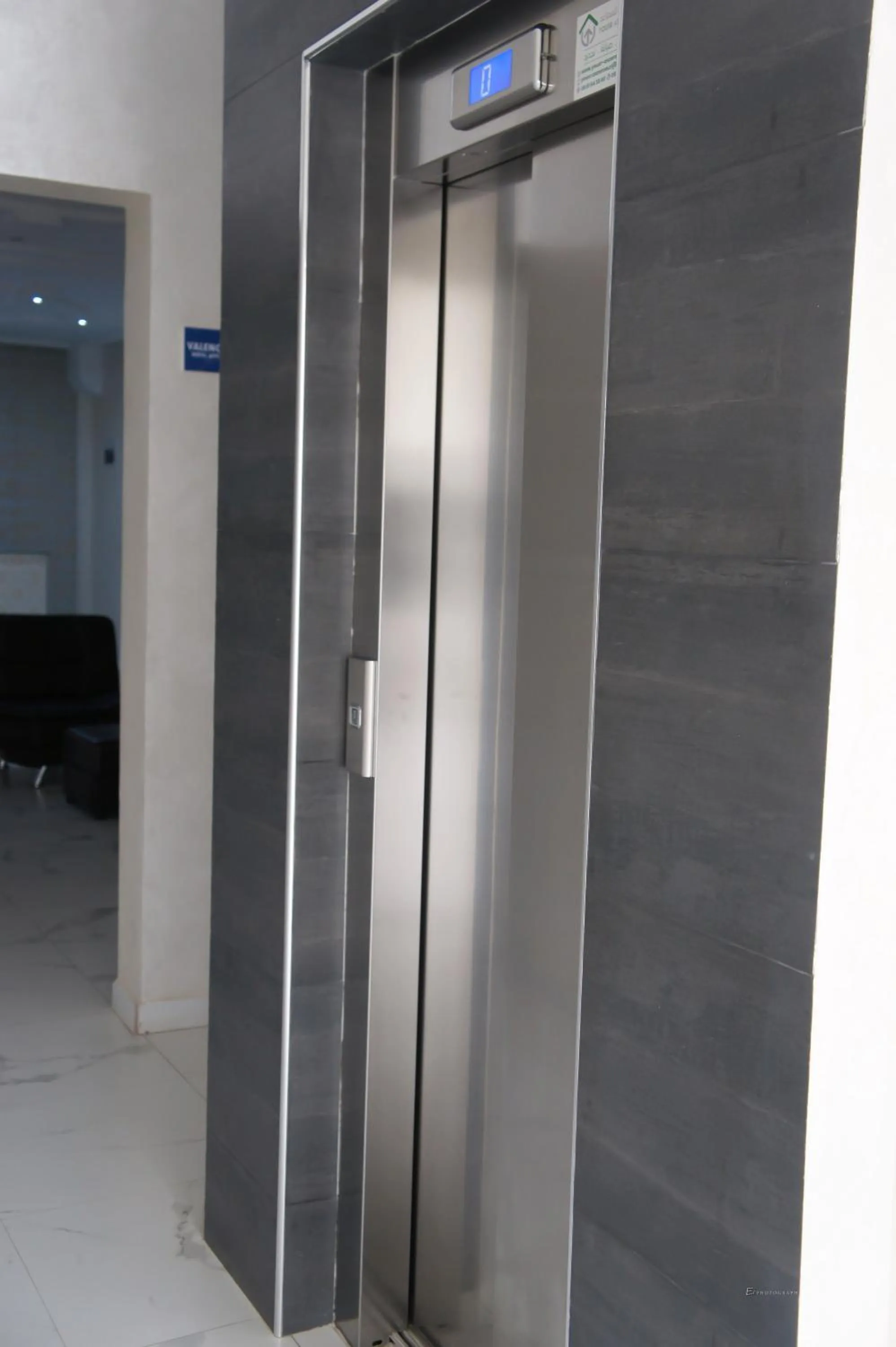 elevator in Valencia Hôtel & Appartements