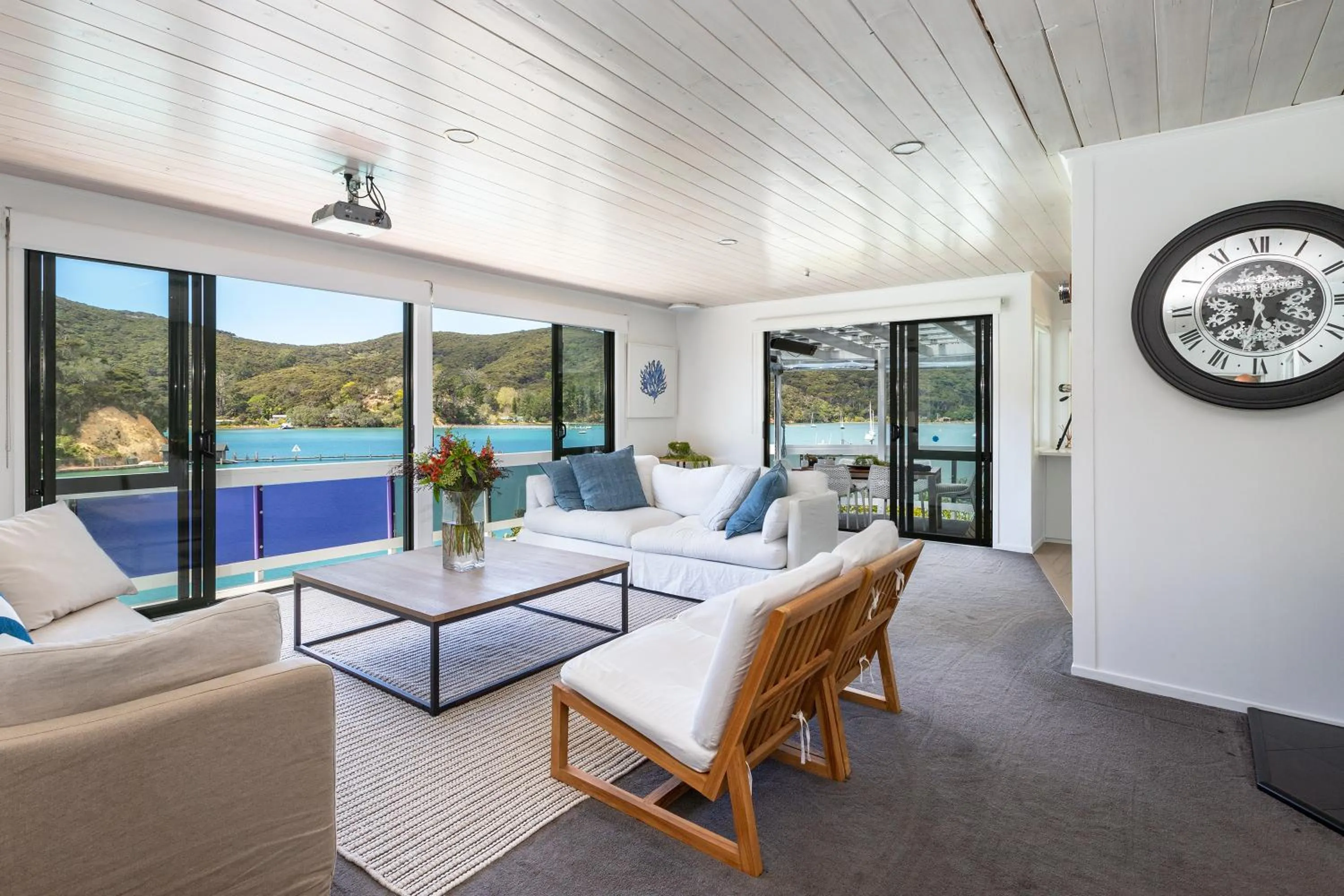 Living room in Kawau Lodge Boutique Resort