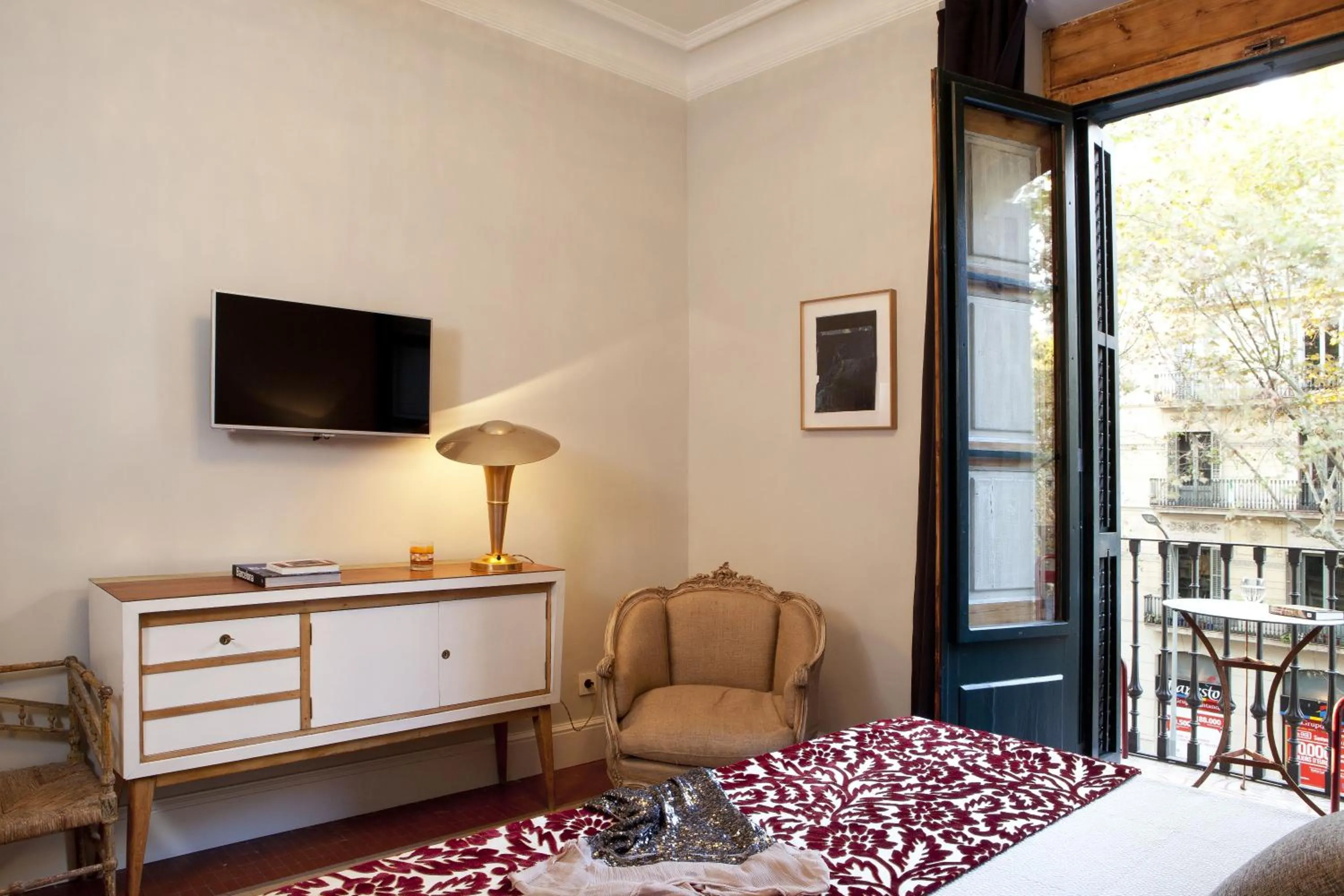 Photo of the whole room, Bed in We Boutique Hotel Barcelona