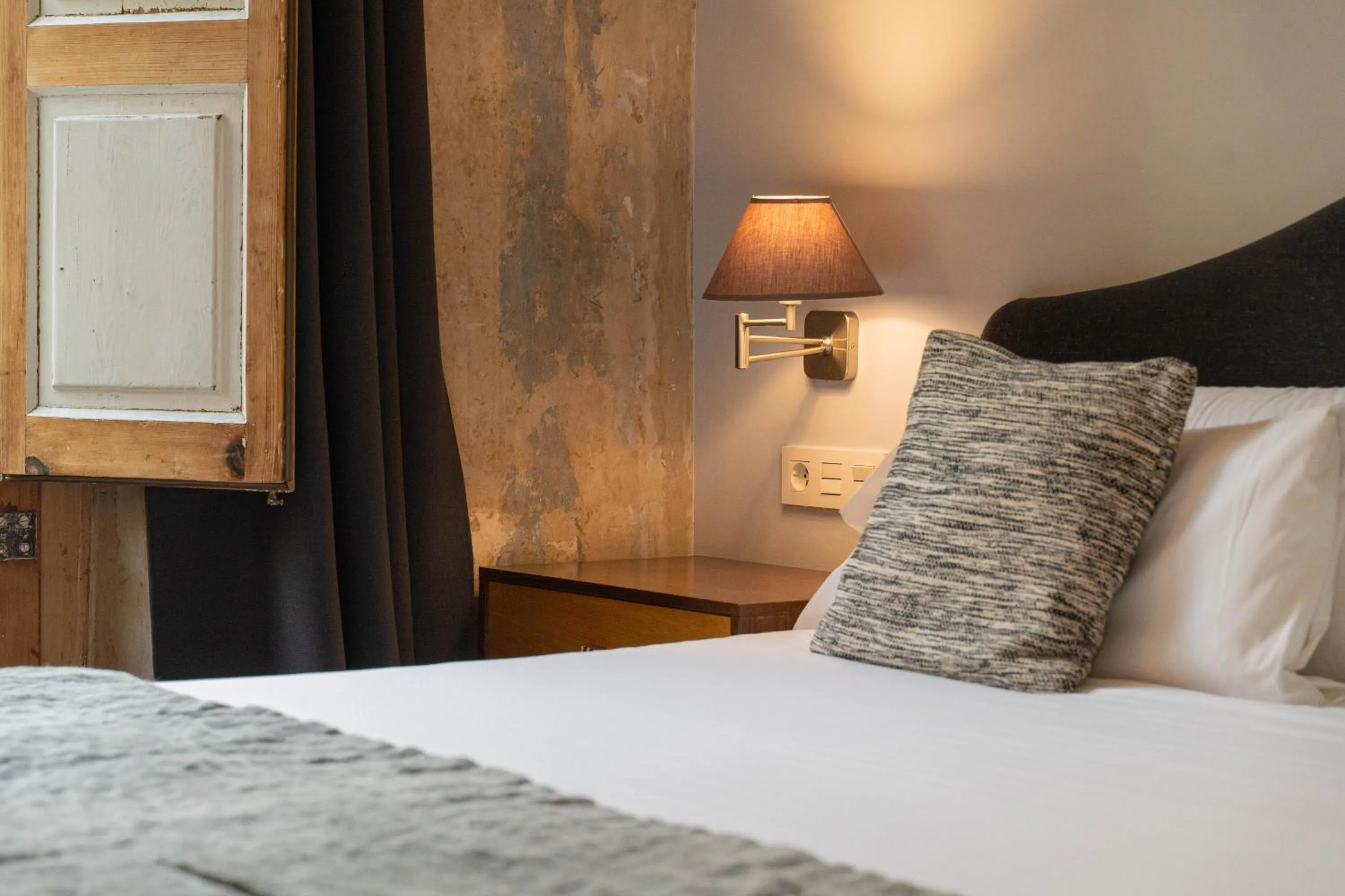 Photo of the whole room, Bed in We Boutique Hotel Barcelona