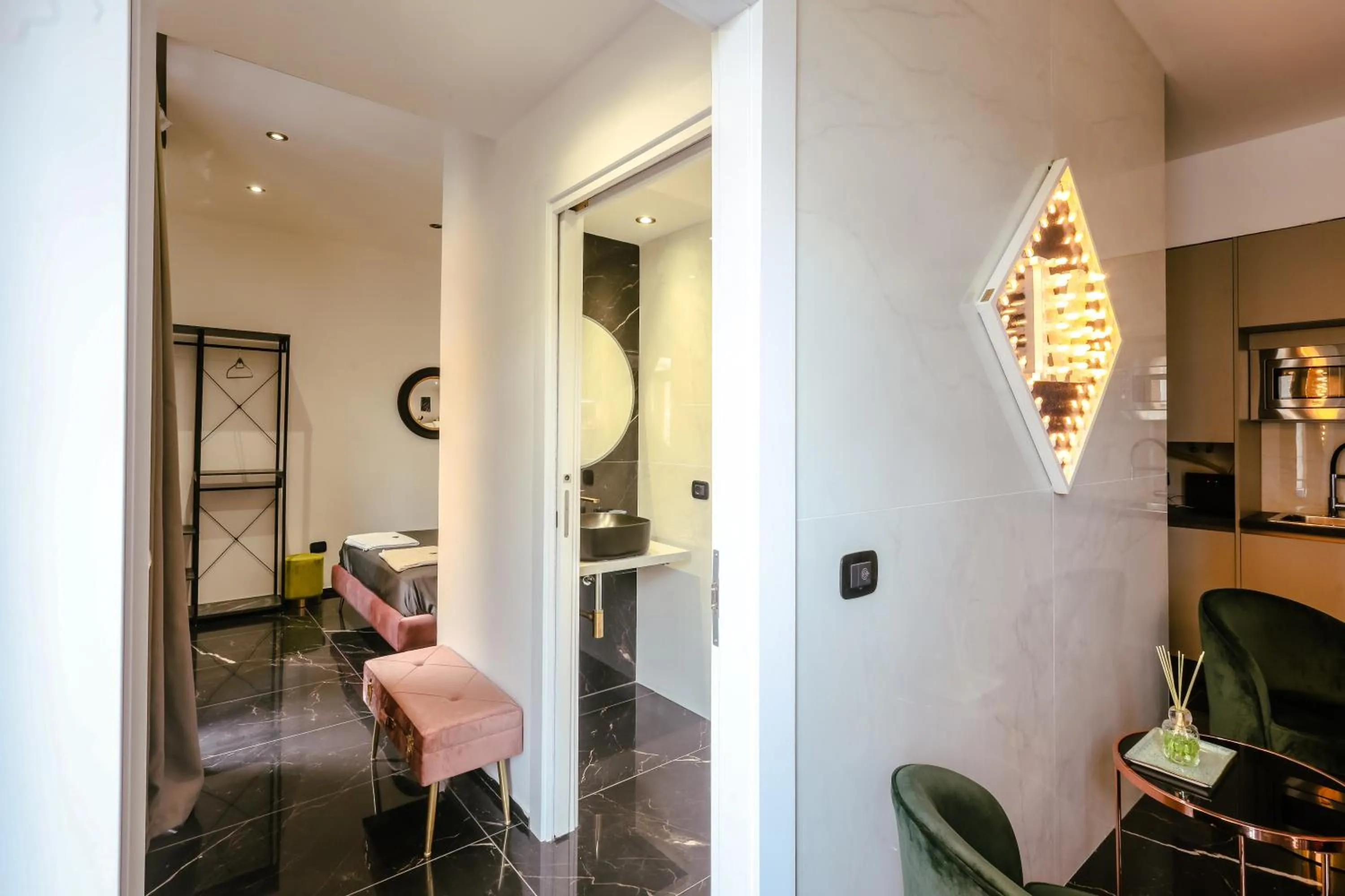 Bedroom in Marmur luxury room