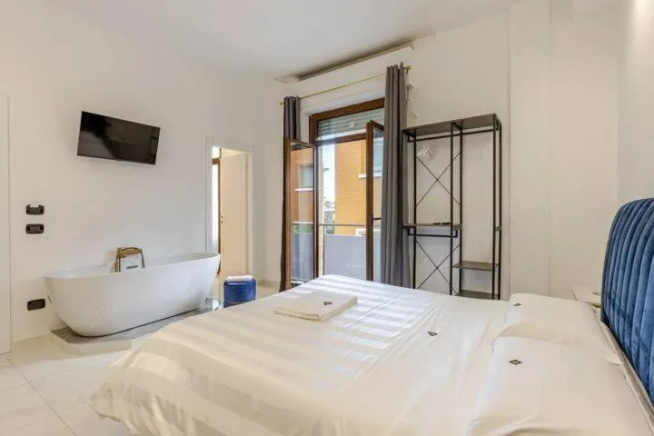 Photo of the whole room, Bed in Marmur luxury room