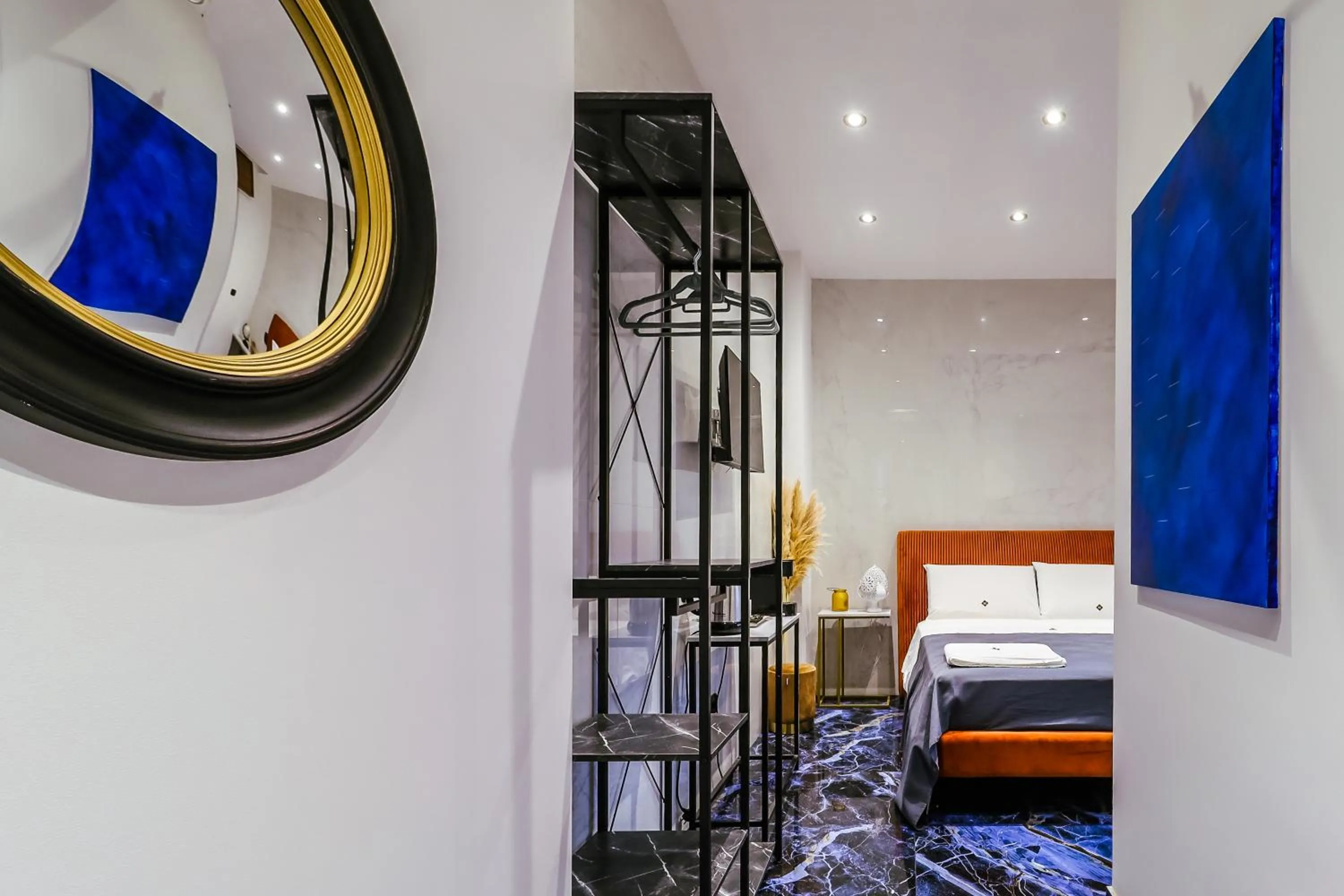 Photo of the whole room, Bed in Marmur luxury room