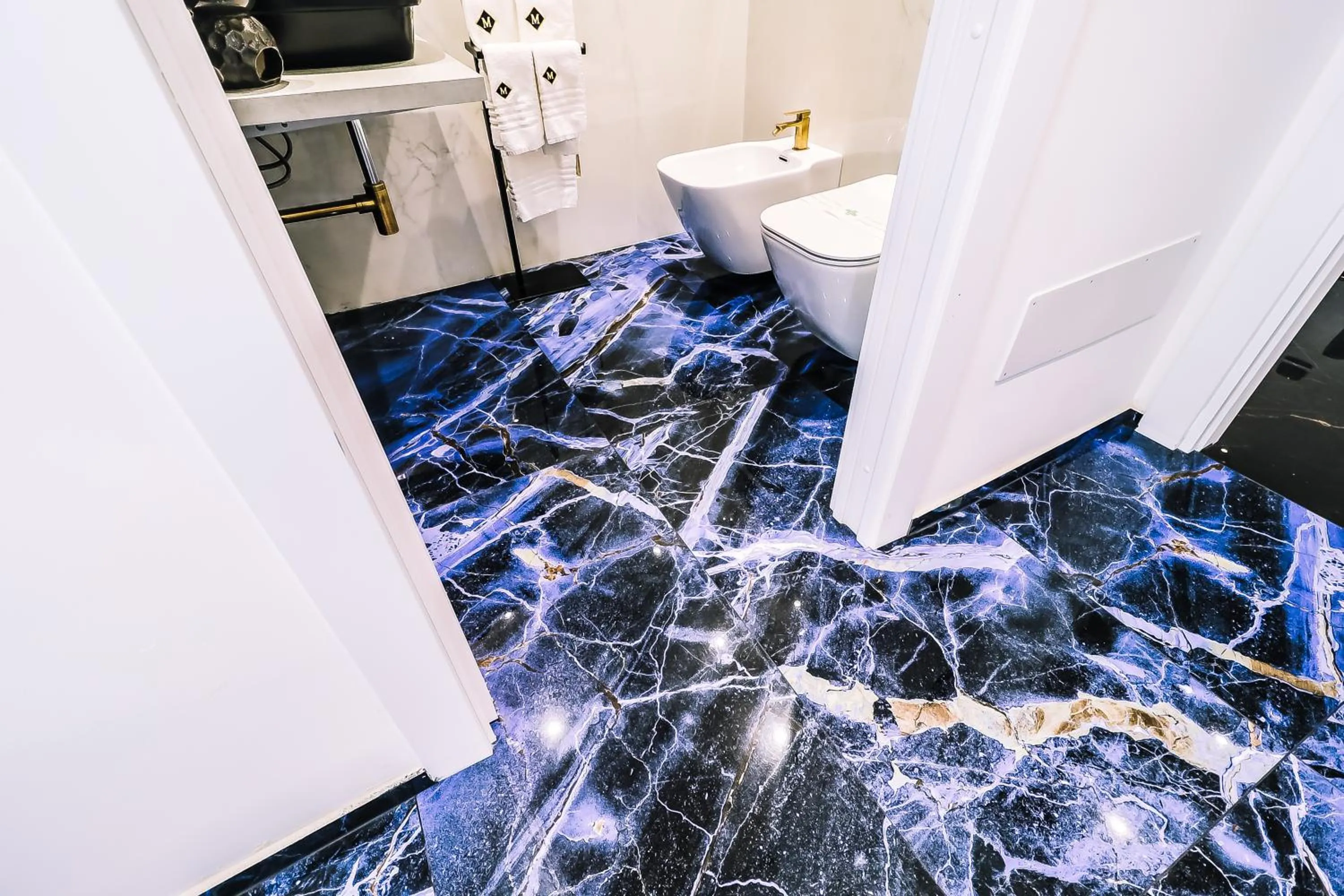 Bathroom in Marmur luxury room