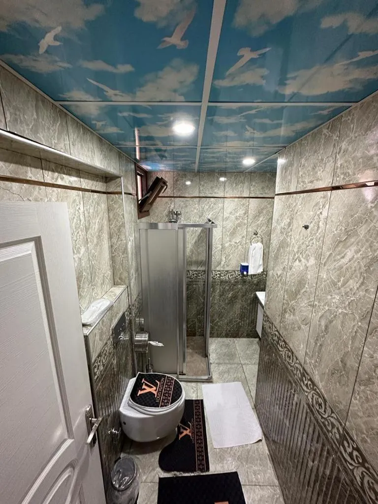 Toilet in Cihangir by Aydin Suite Hotel