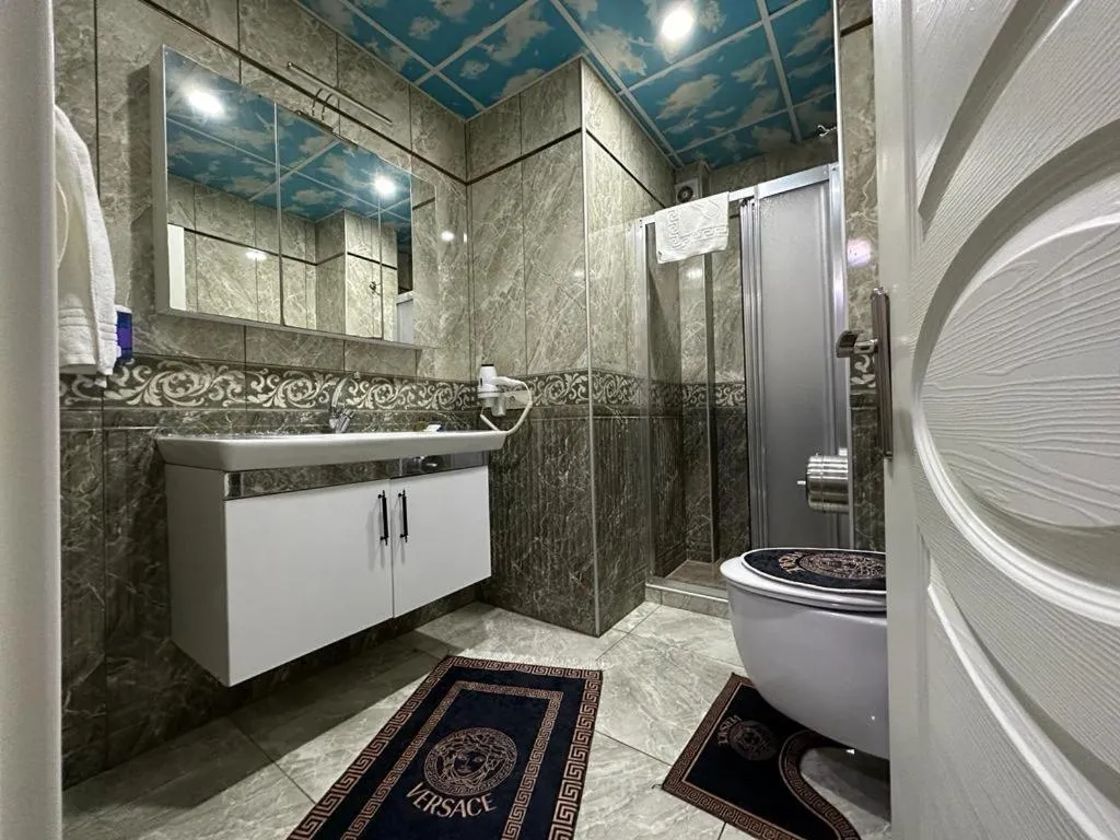 Toilet in Cihangir by Aydin Suite Hotel