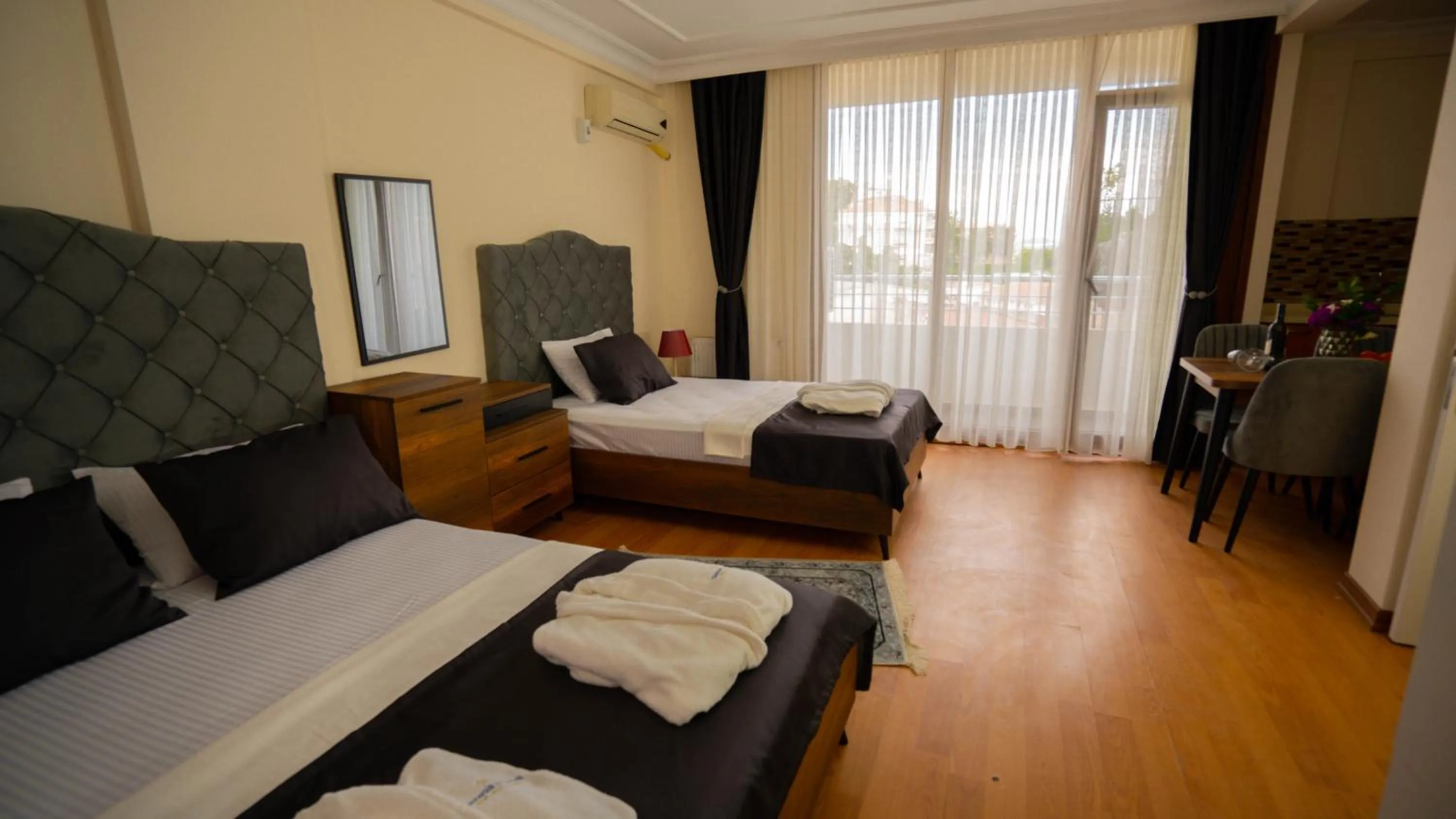 Photo of the whole room, Bed in Cihangir by Aydin Suite Hotel