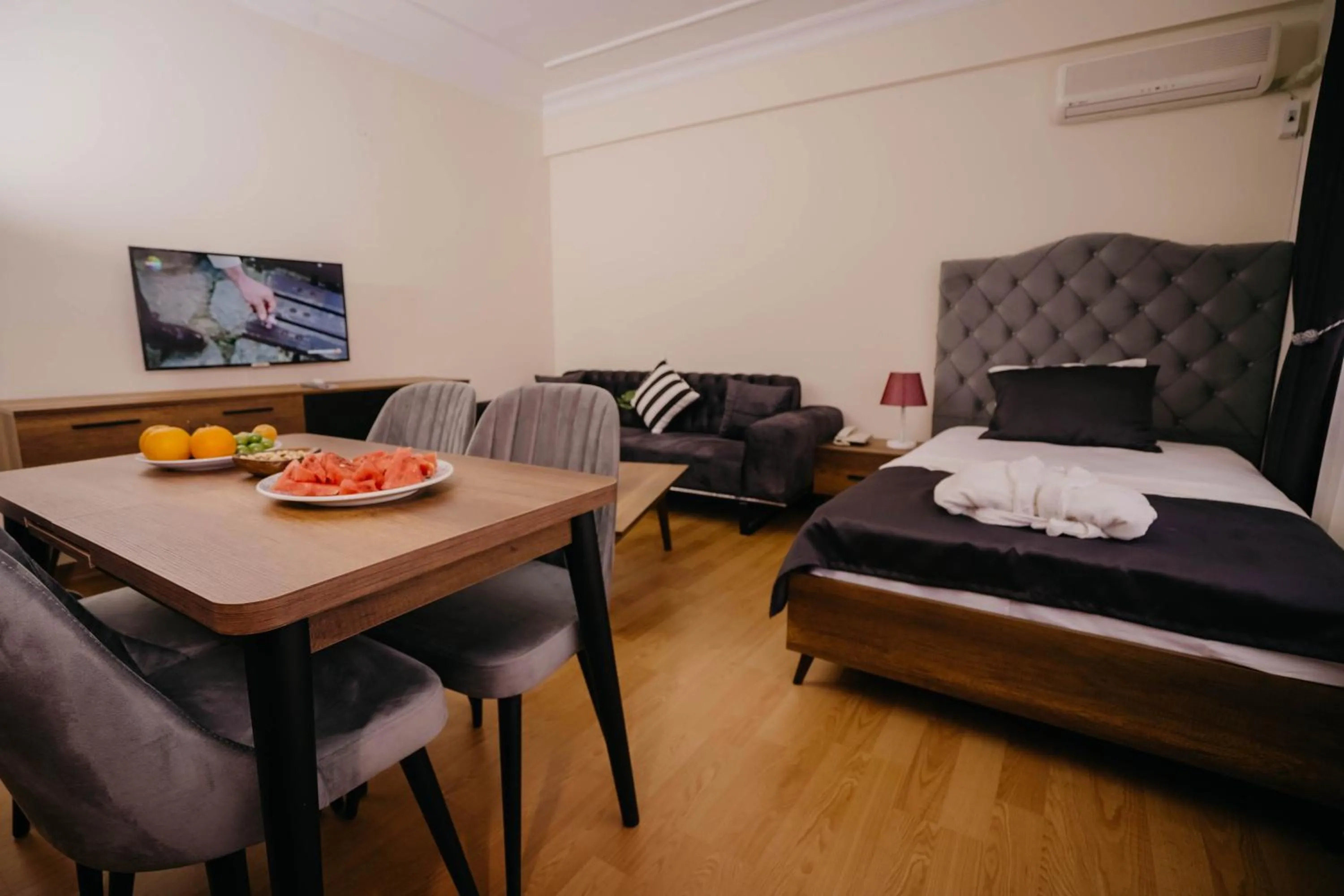 Communal lounge/ TV room in Istanbul Galata Port Modern Suite & Apartments Taksim