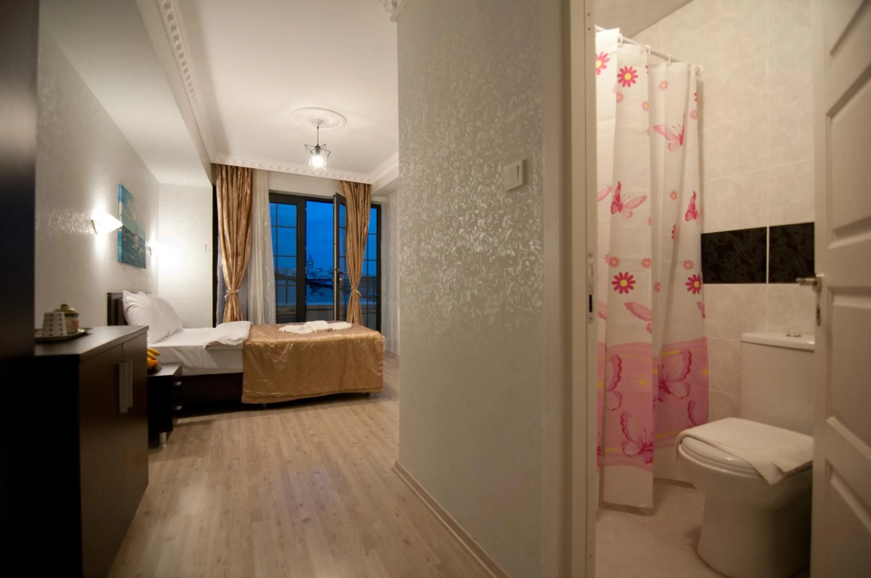Bathroom, Bed in Golden Horn Life Hotel