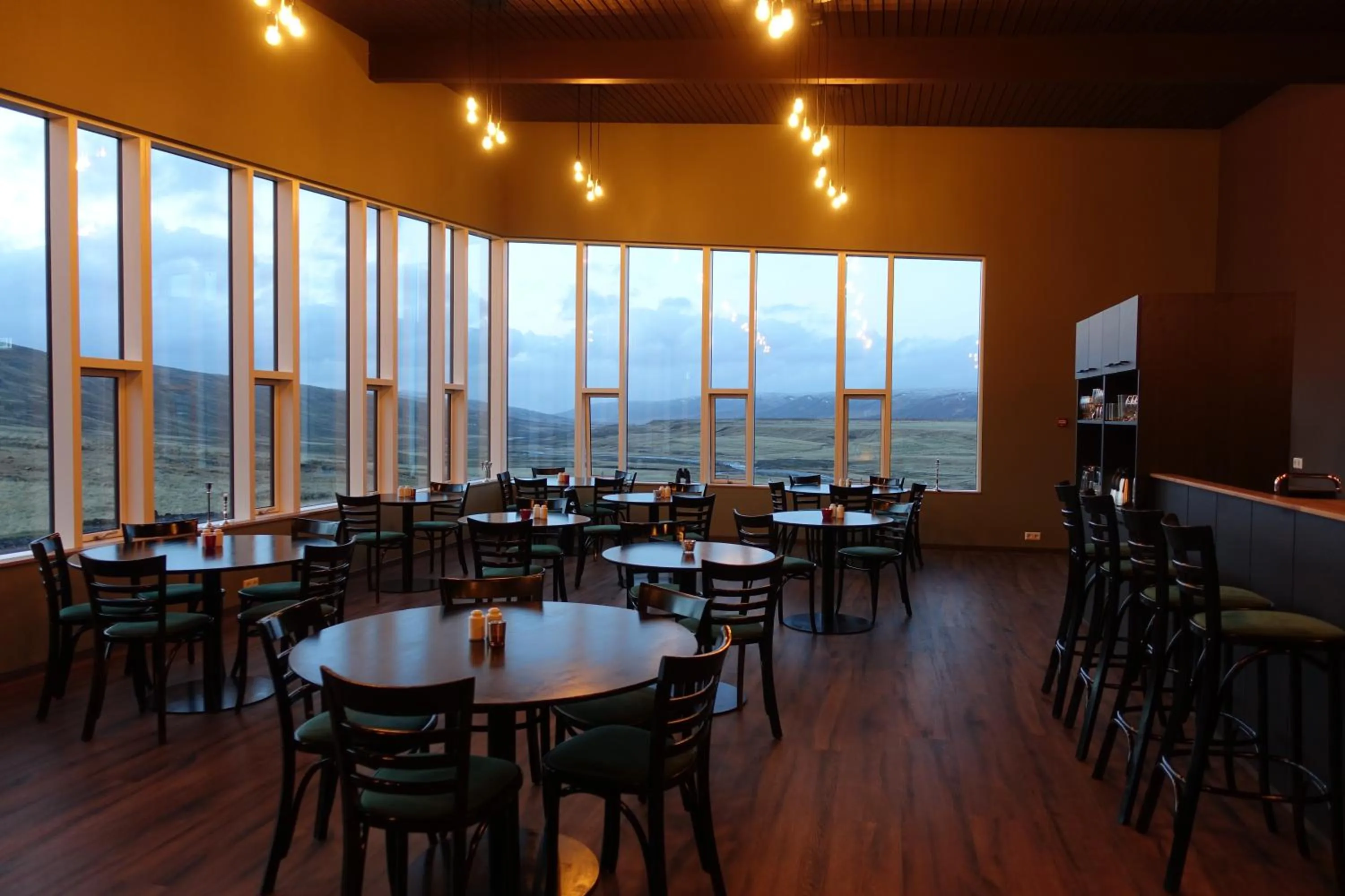 Restaurant/places to eat in Basalt Hotel