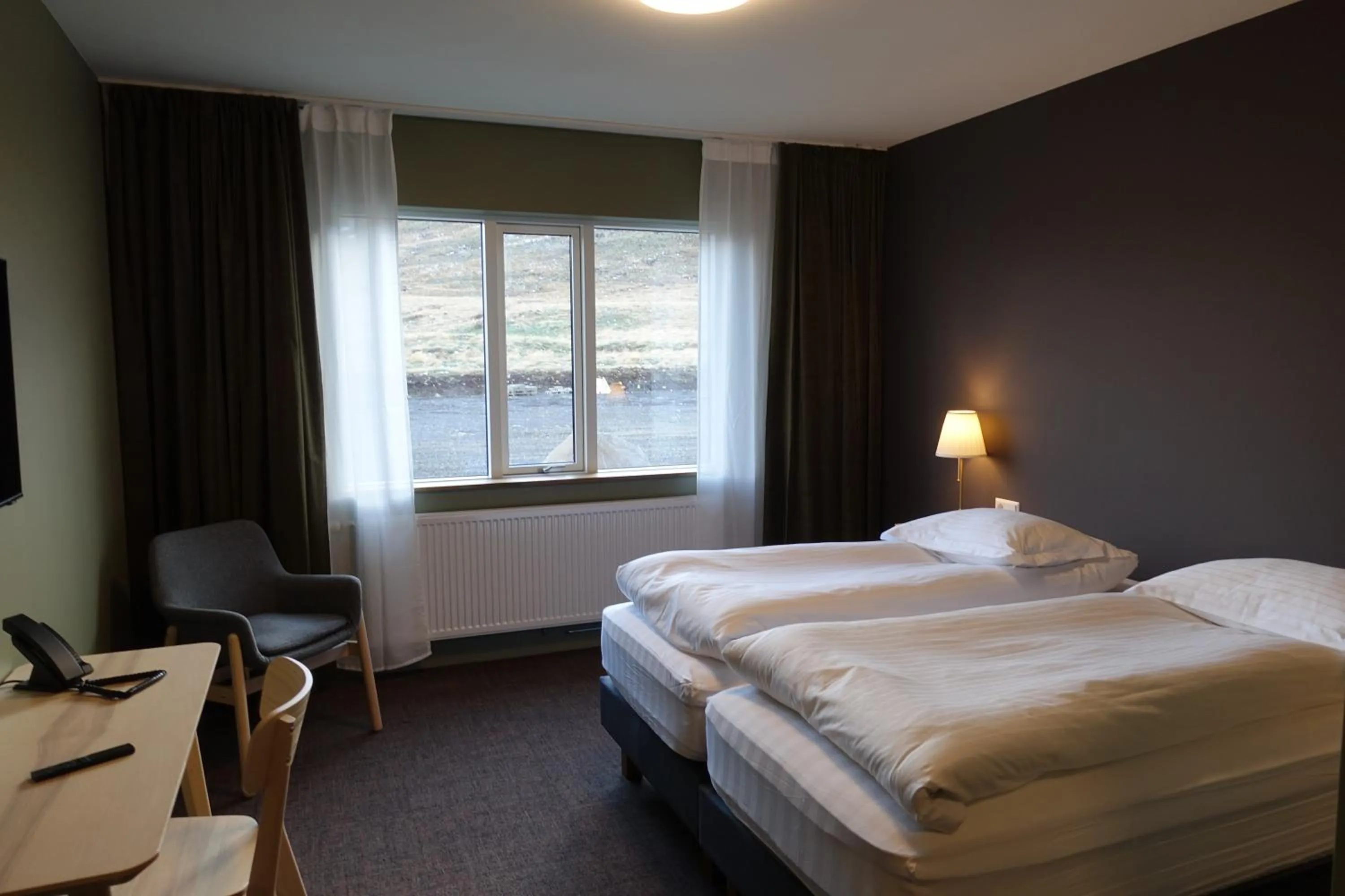 Photo of the whole room, Bed in Basalt Hotel