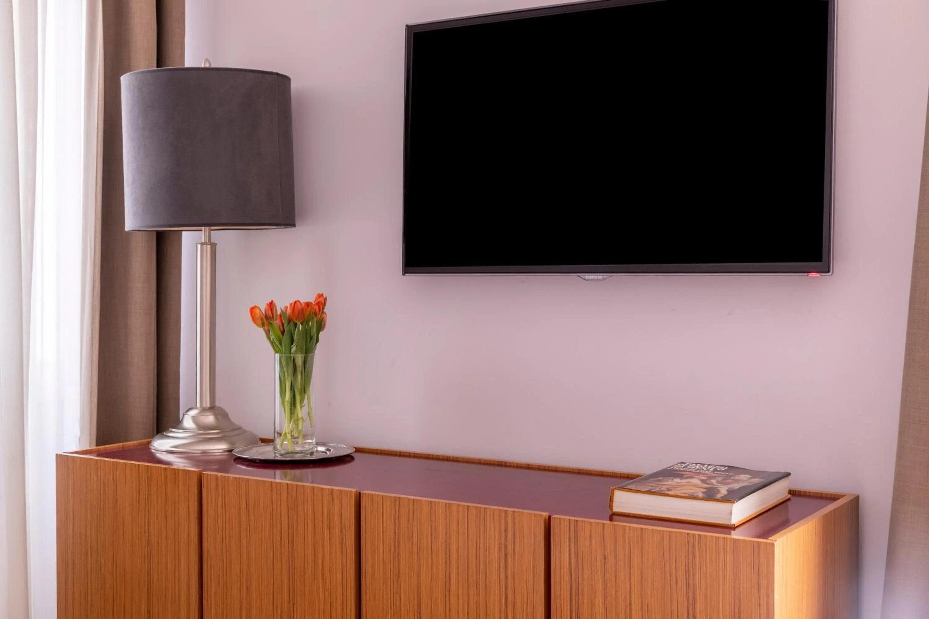 TV and multimedia in DownTown Boutique House - CA Domus Collection