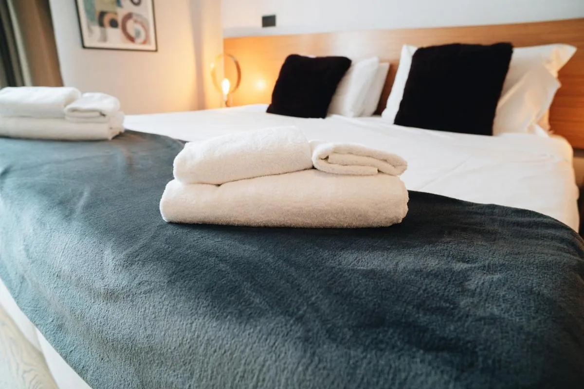 Bed in DownTown Boutique House - CA Domus Collection