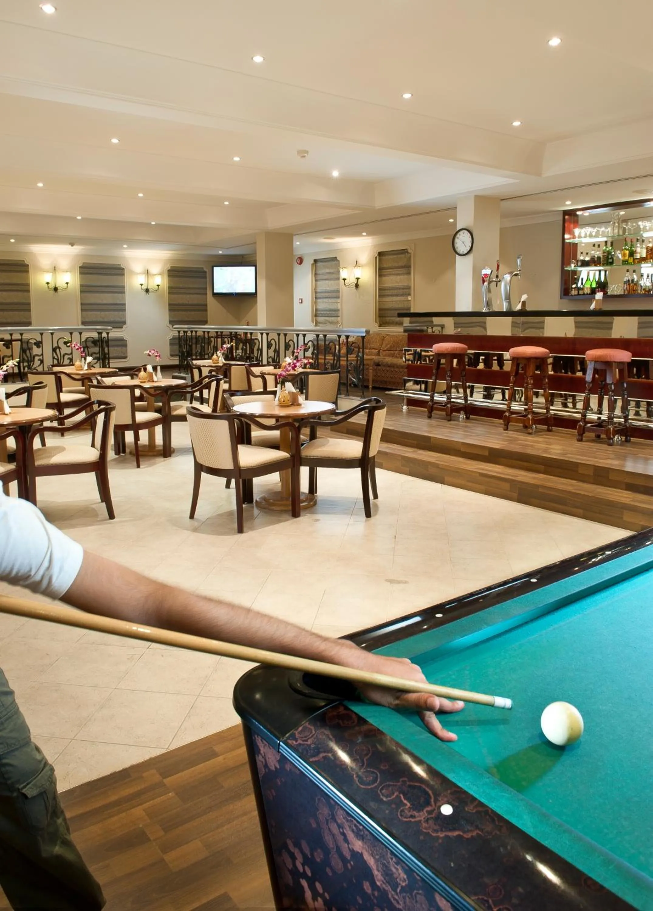 Billiard in Al Falaj Hotel