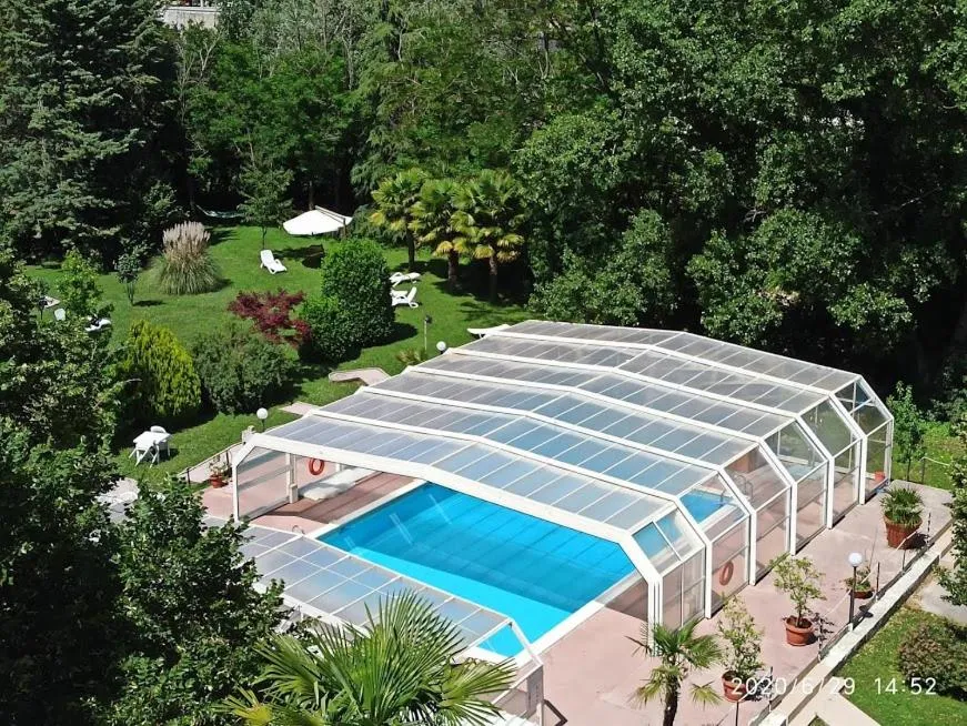 Swimming pool in King Hotel