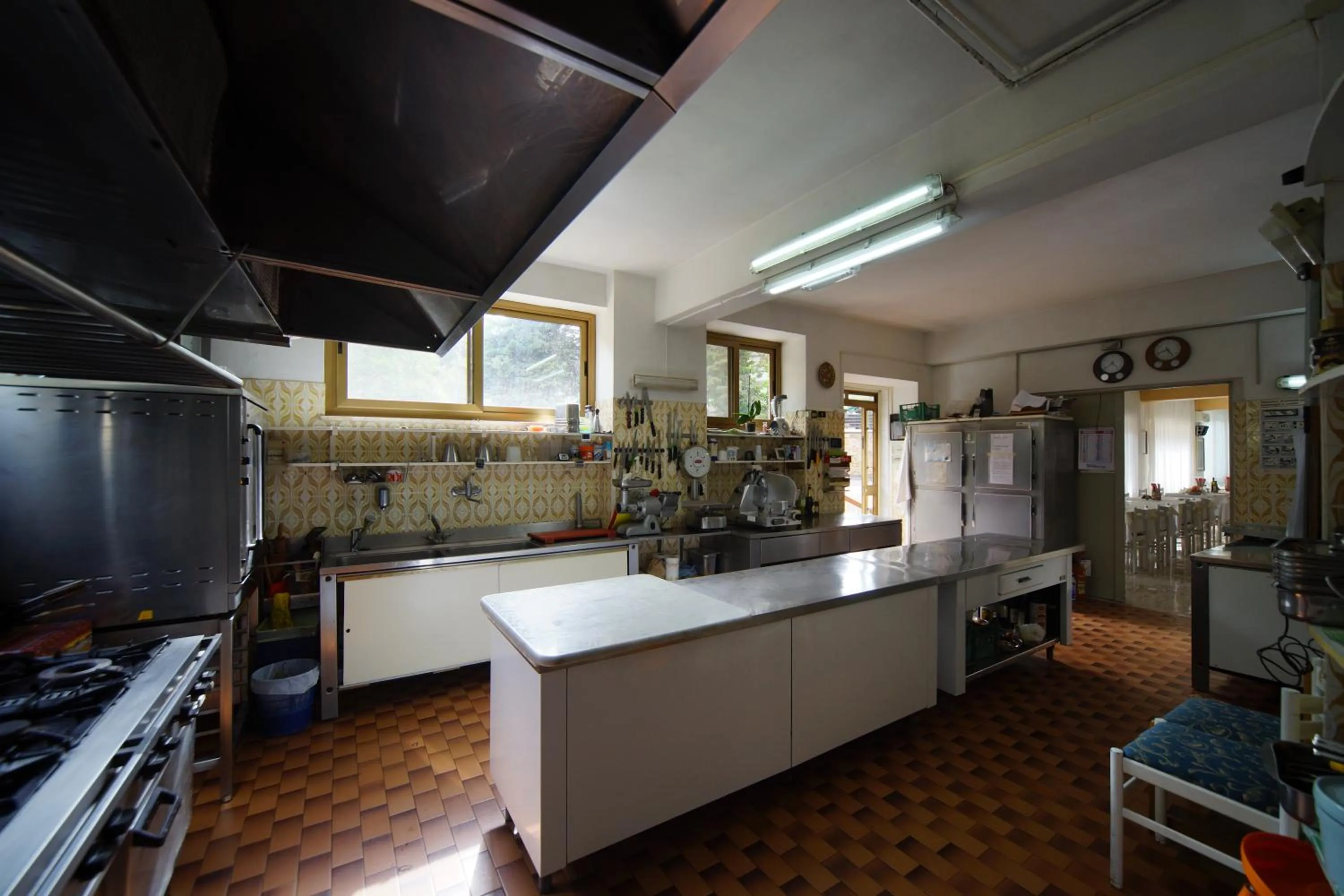 Kitchen or kitchenette in King Hotel