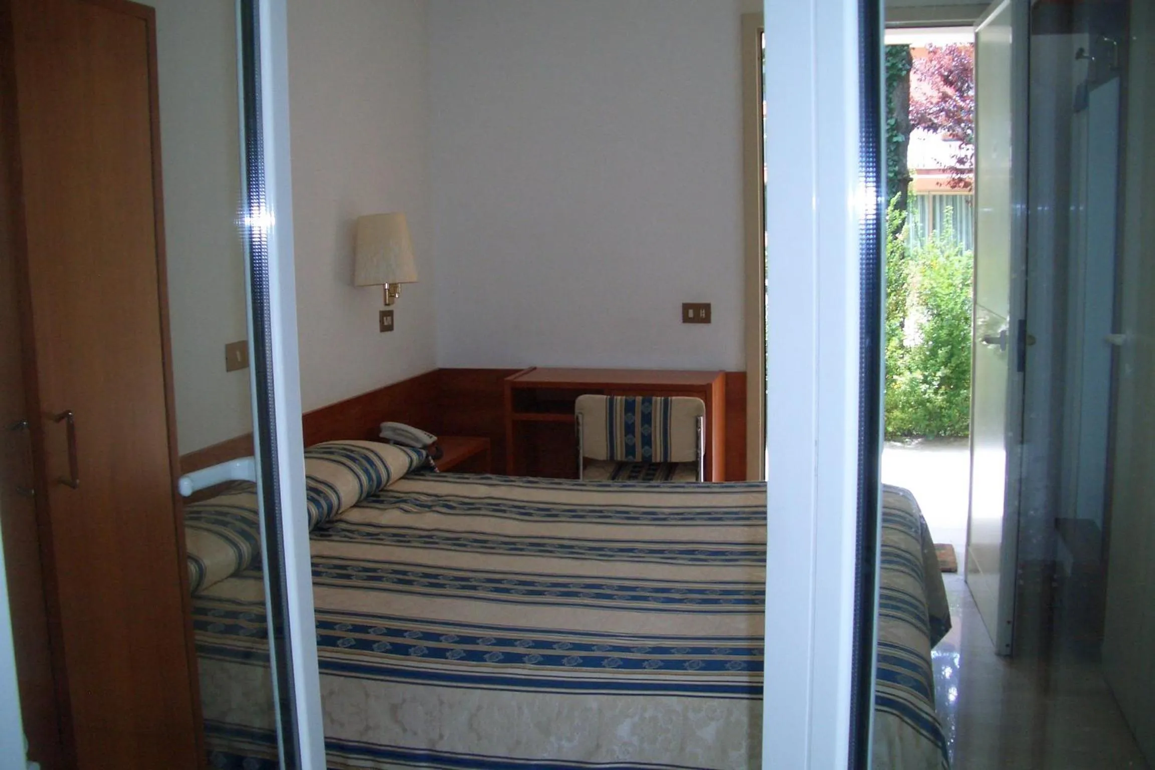 Bedroom, Bed in King Hotel