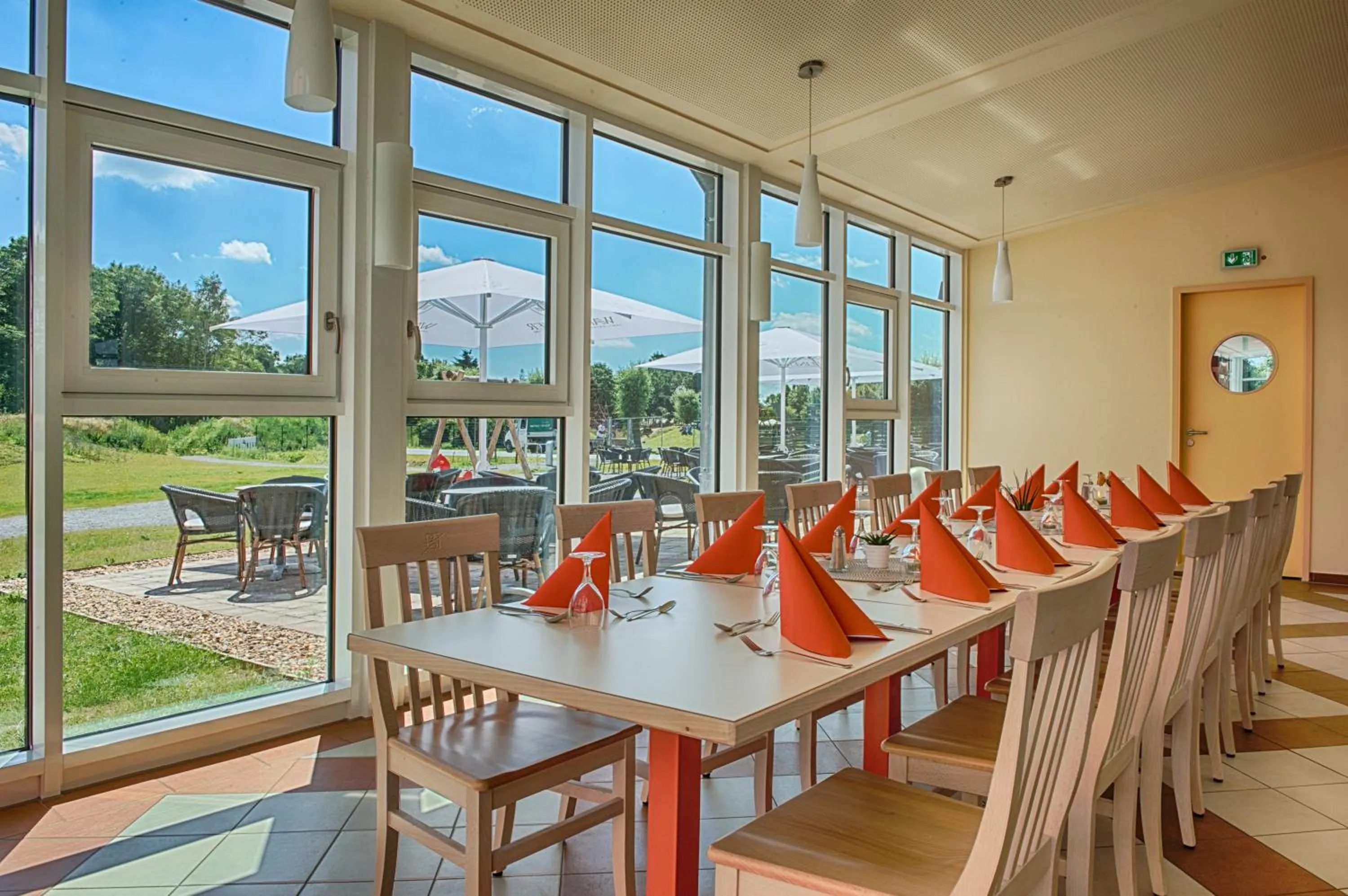 Restaurant/places to eat in JUFA Hotel im Brückenkopfpark - Jülich