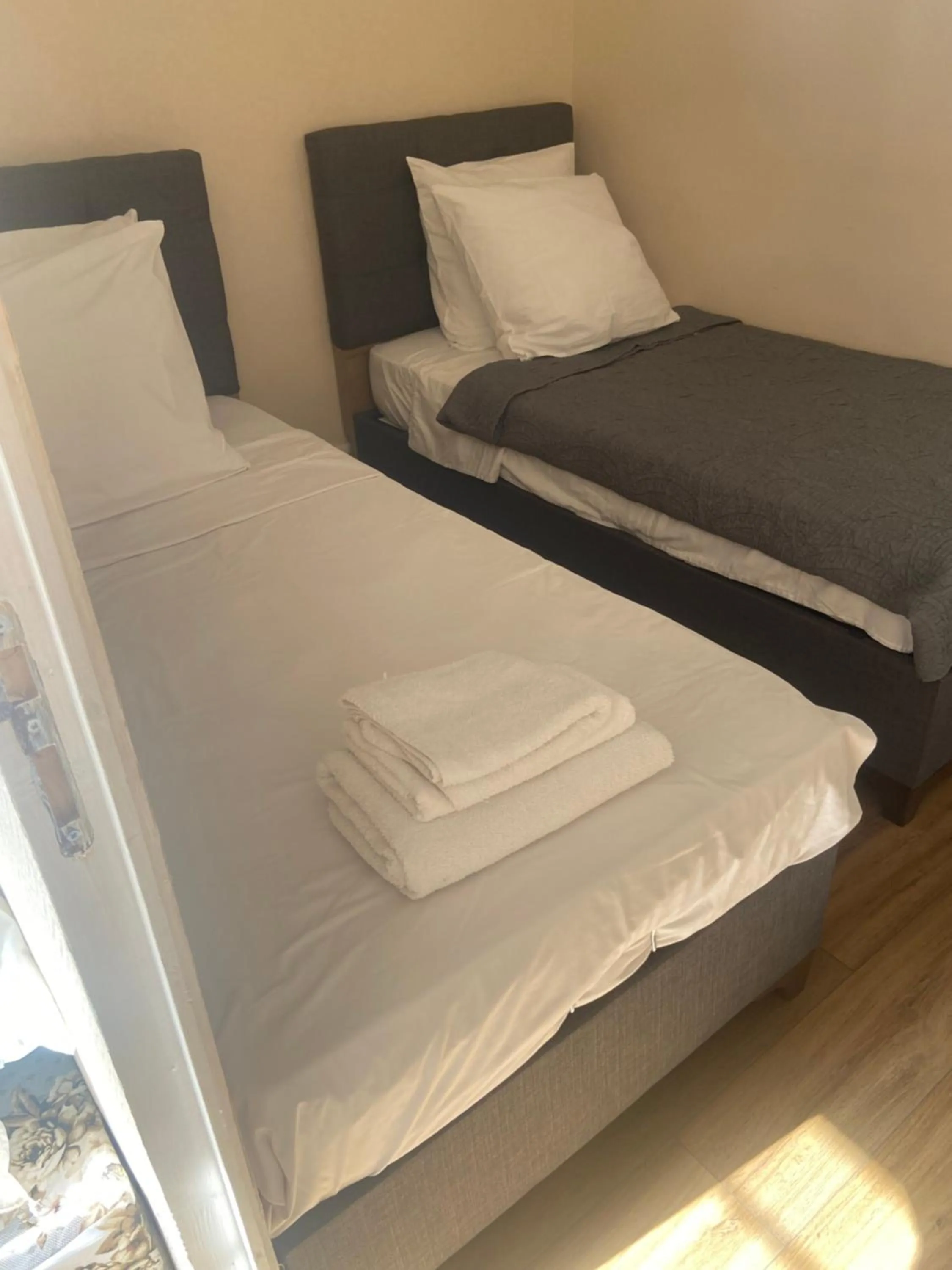 Bed in RENT APPART - La Garenne Colombes