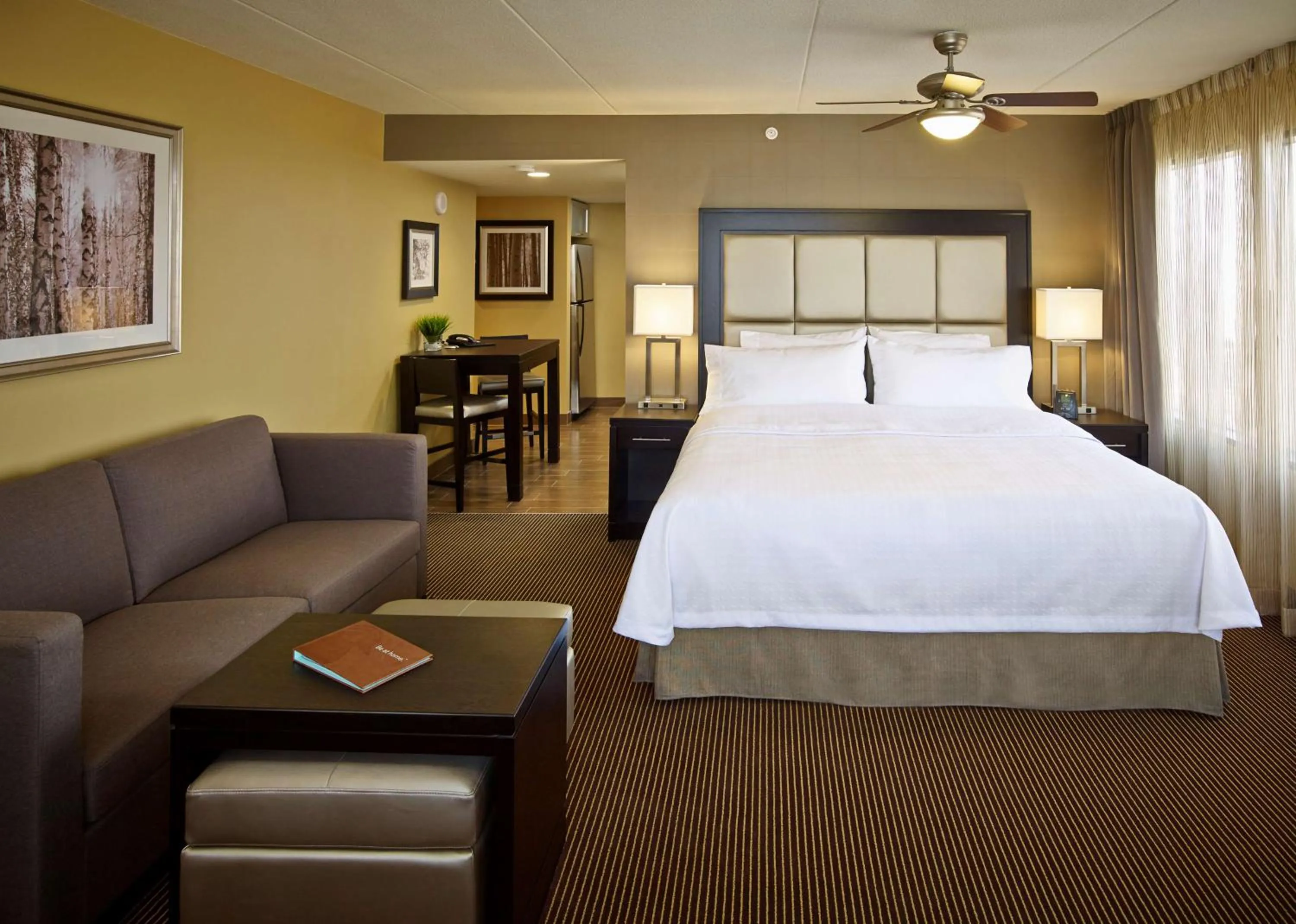 Living room, Bed in Homewood Suites by Hilton Hamilton