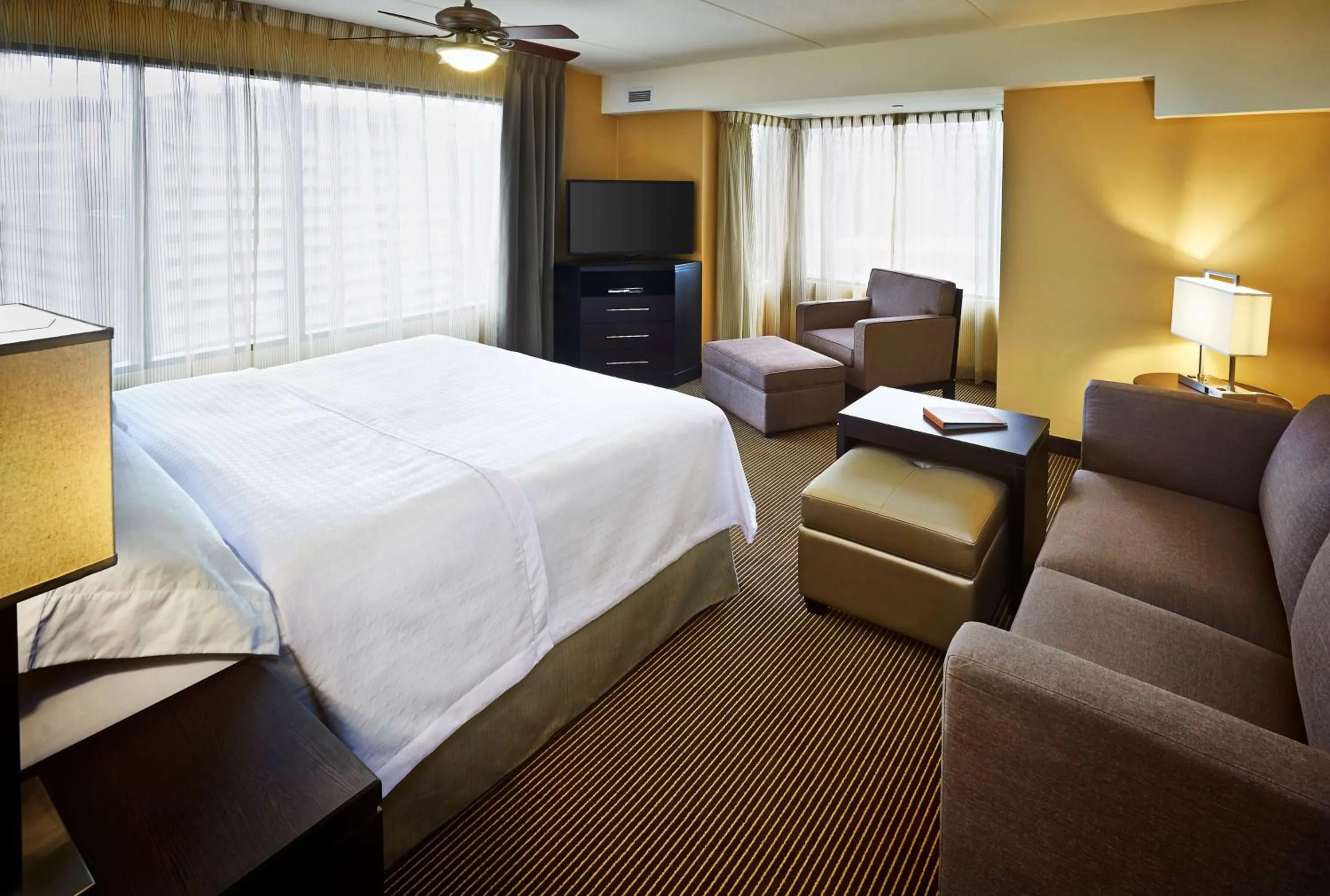 Bedroom, Bed in Homewood Suites by Hilton Hamilton